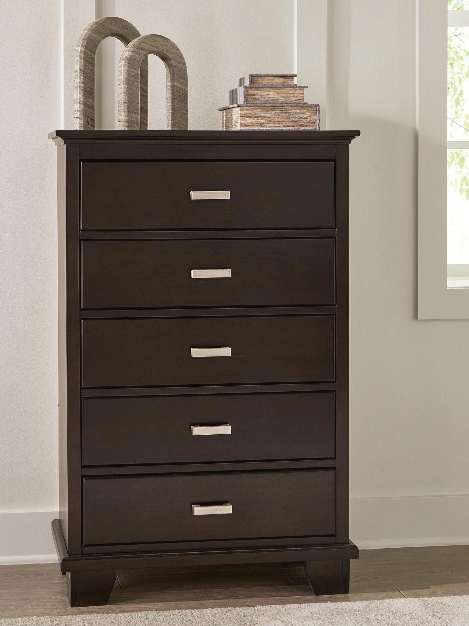 Covetown Chest of Drawers