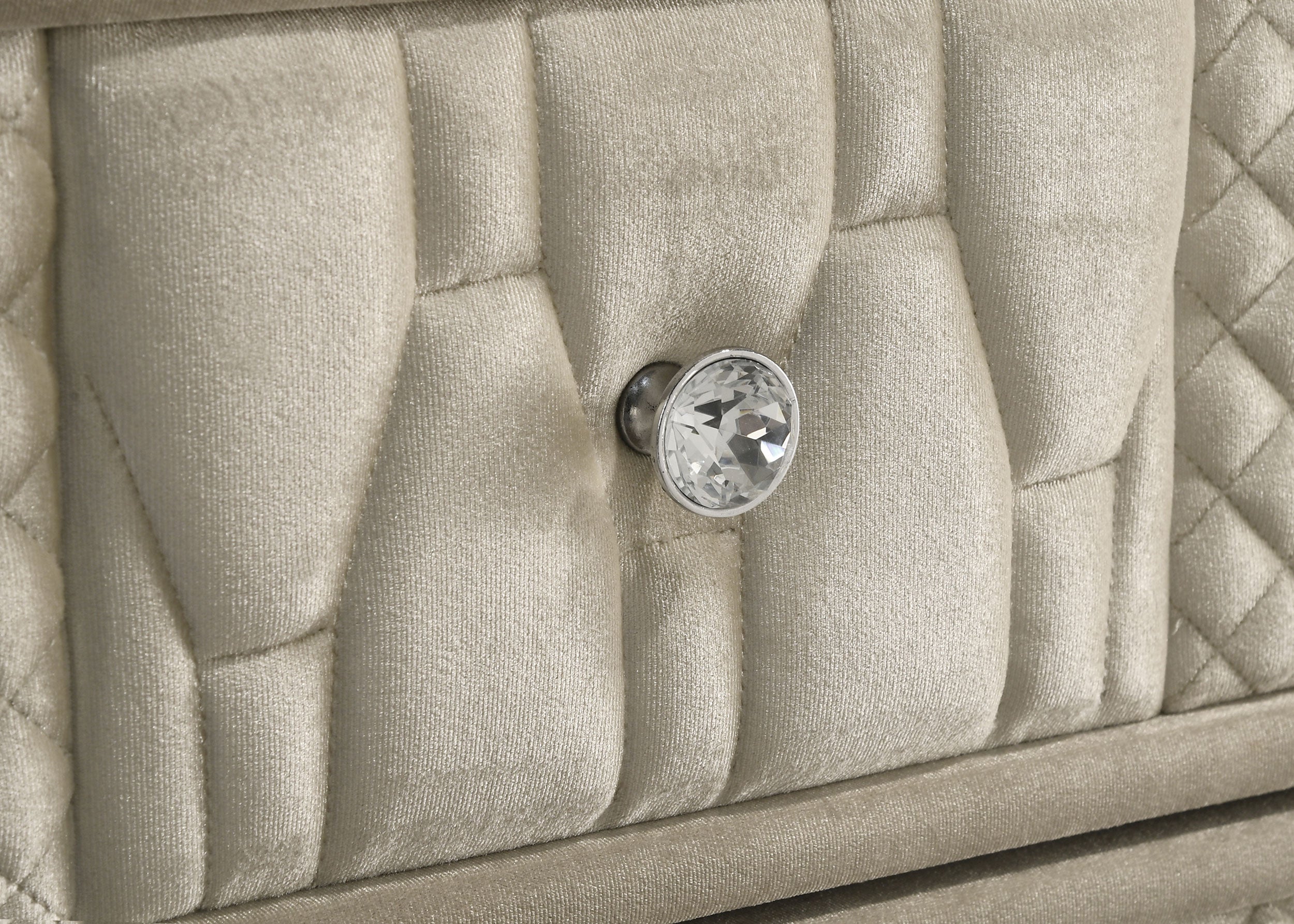 Lorient Chest of Drawers with LED Lighting - Romeo & Juliet Furniture (Warren,MI)