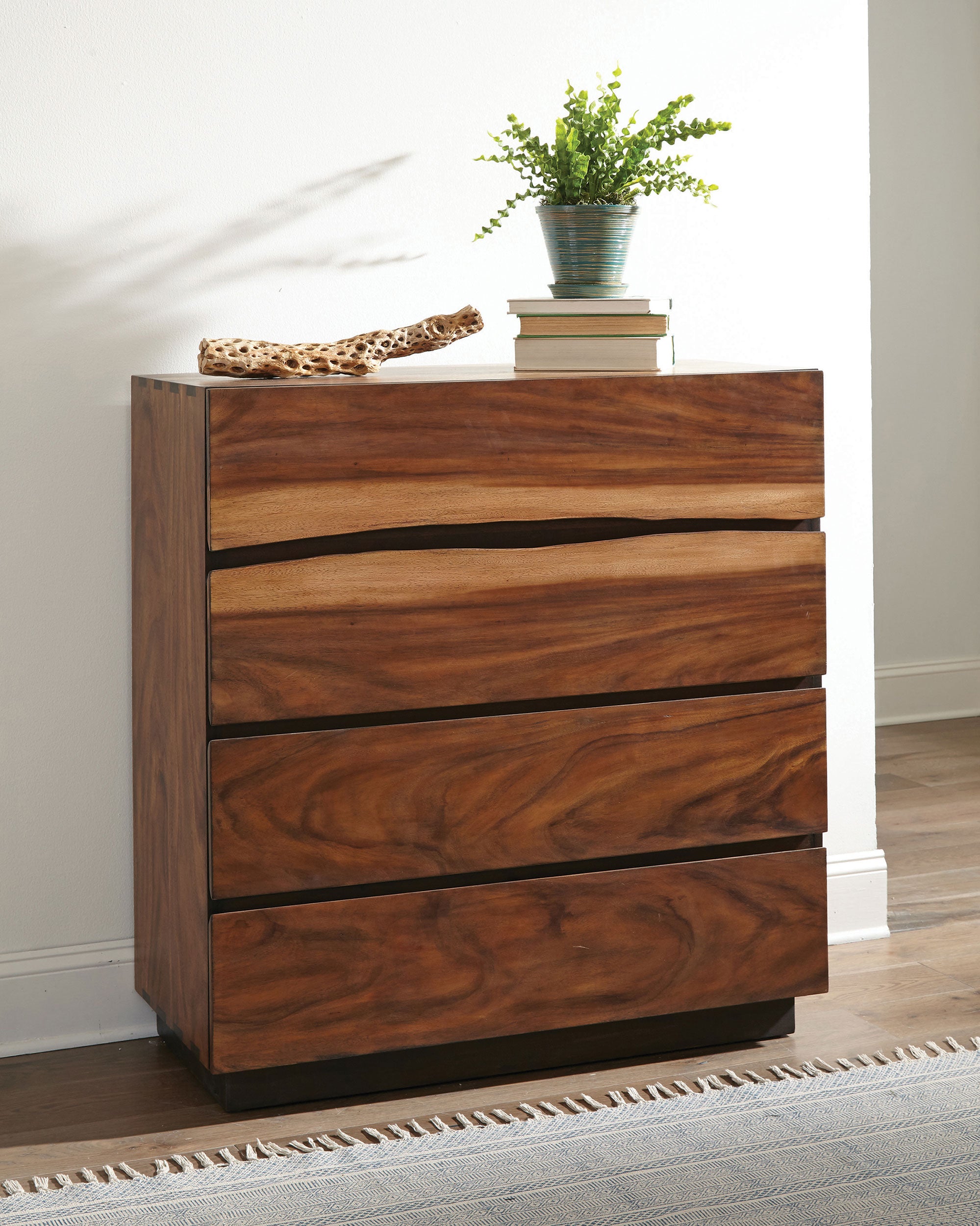 Winslow Chest of Drawers - Romeo & Juliet Furniture (Warren,MI)