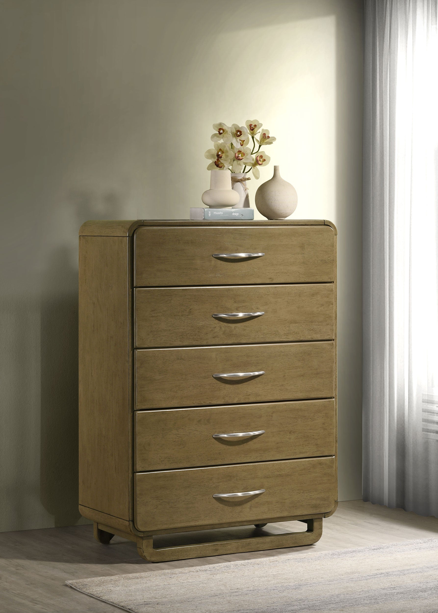 Amsbury Chest of Drawers - Romeo & Juliet Furniture (Warren,MI)