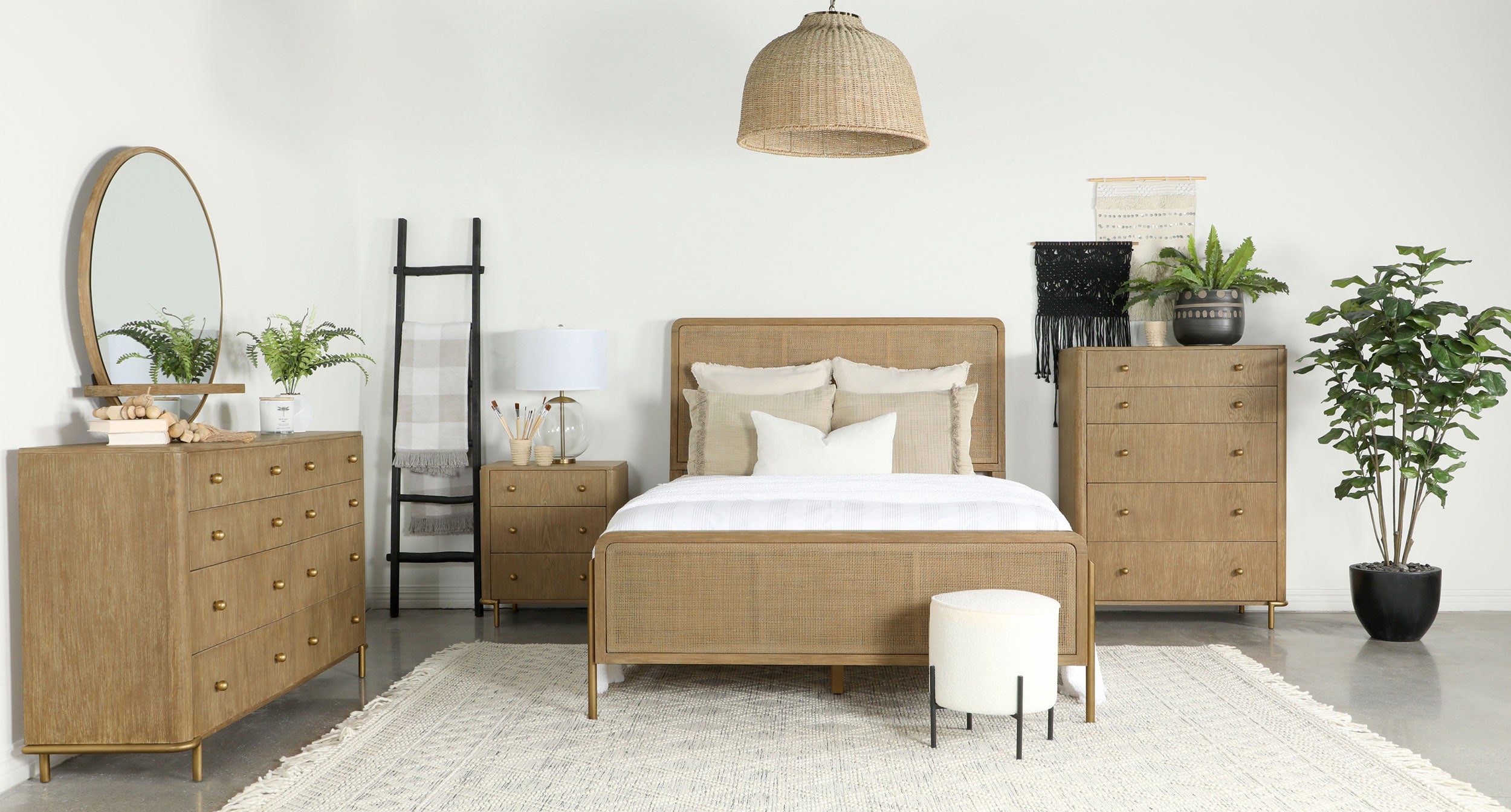 Arini Panel Bed