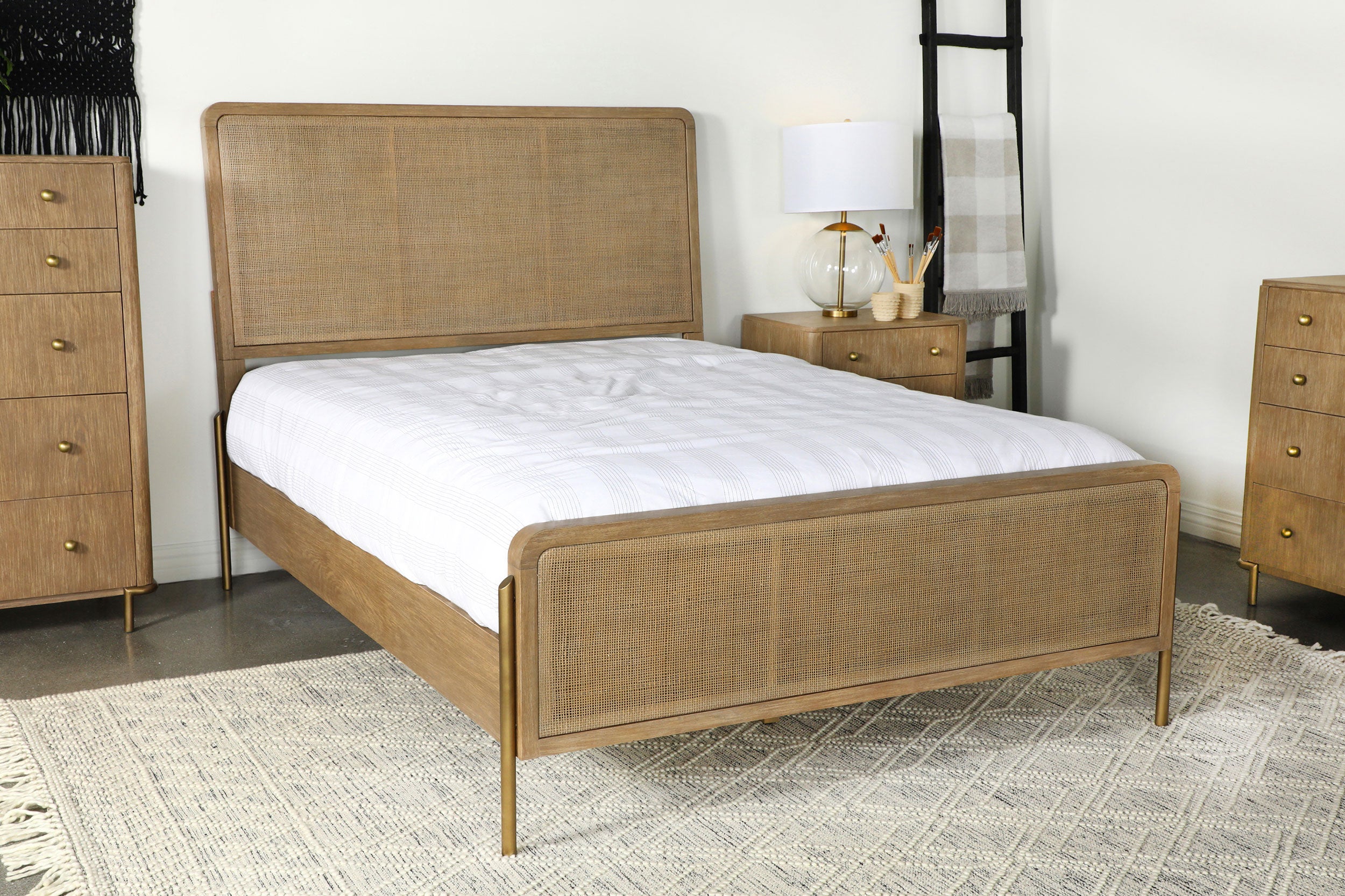 Arini Panel Bed - Romeo & Juliet Furniture (Warren,MI)