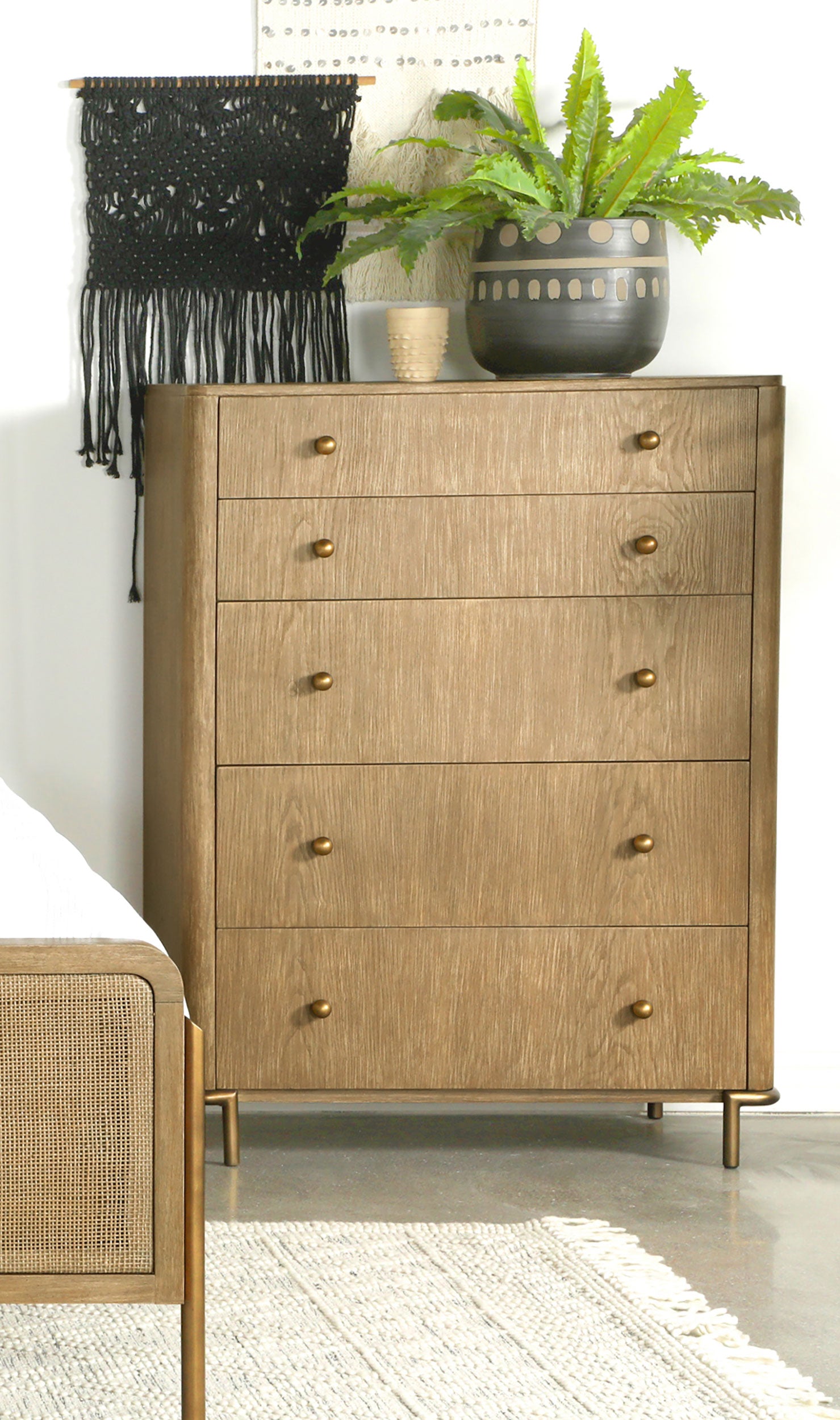 Arini Chest of Drawers - Romeo & Juliet Furniture (Warren,MI)