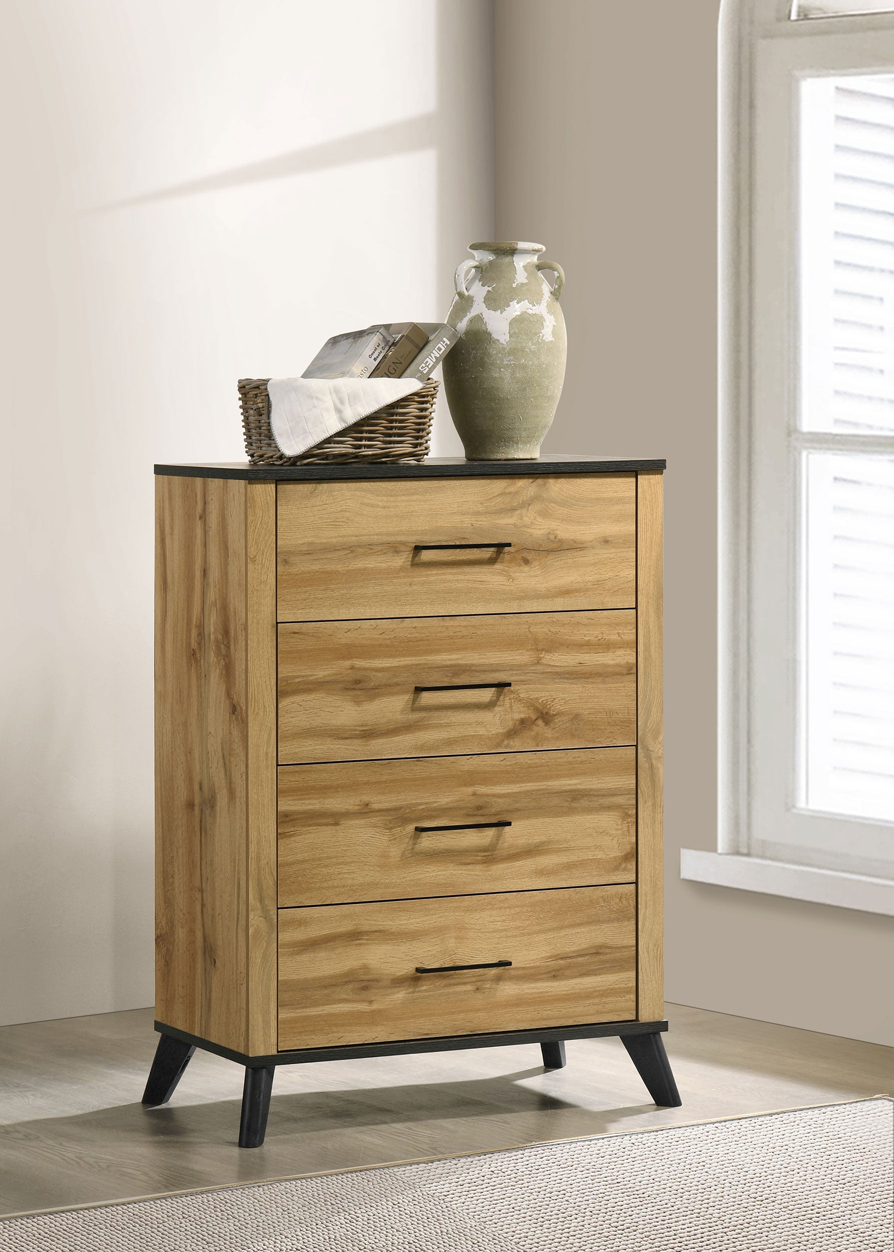 Kaywood Chest of Drawers - Romeo & Juliet Furniture (Warren,MI)