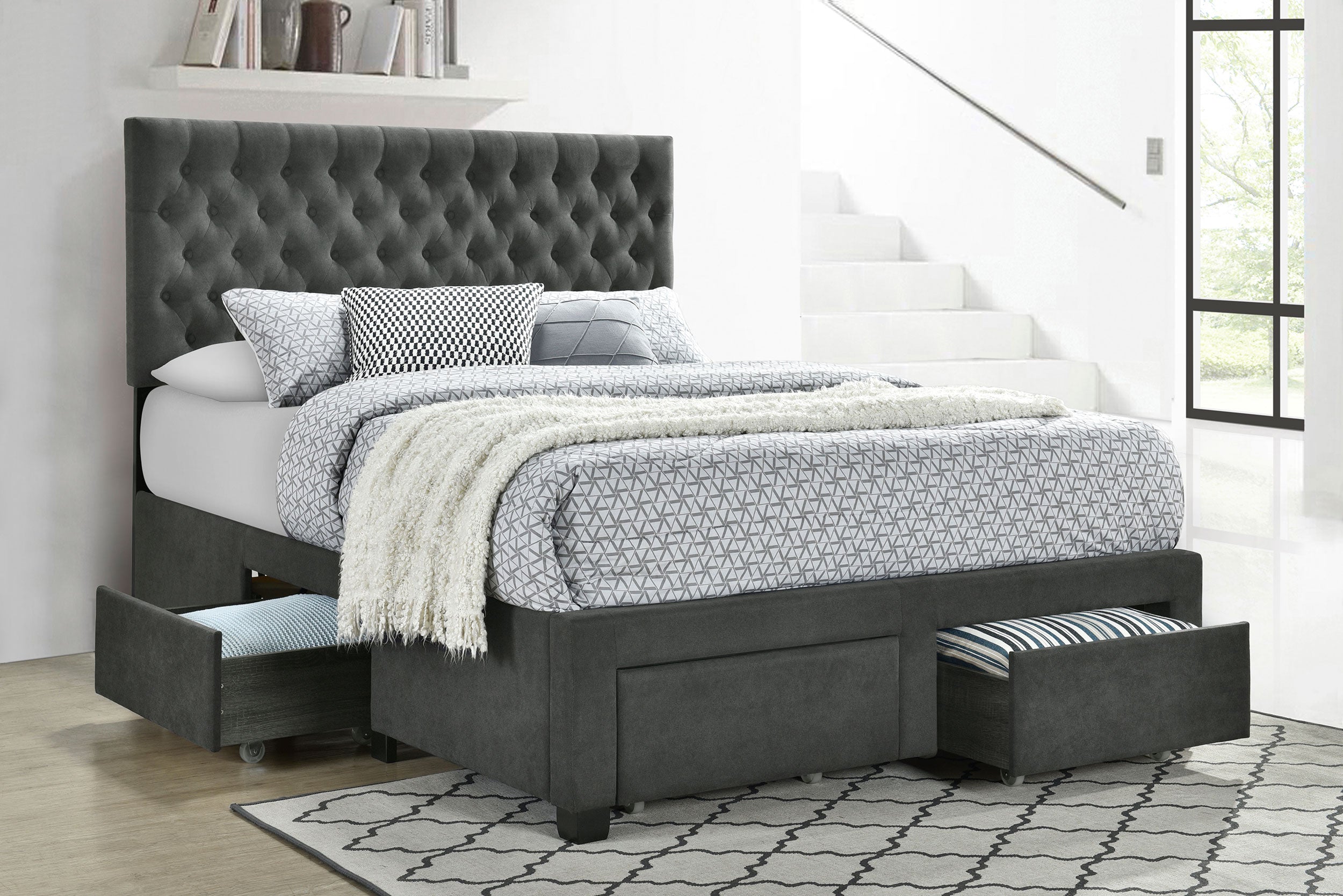 Soledad Panel Platform Storage Bed - Romeo & Juliet Furniture (Warren,MI)