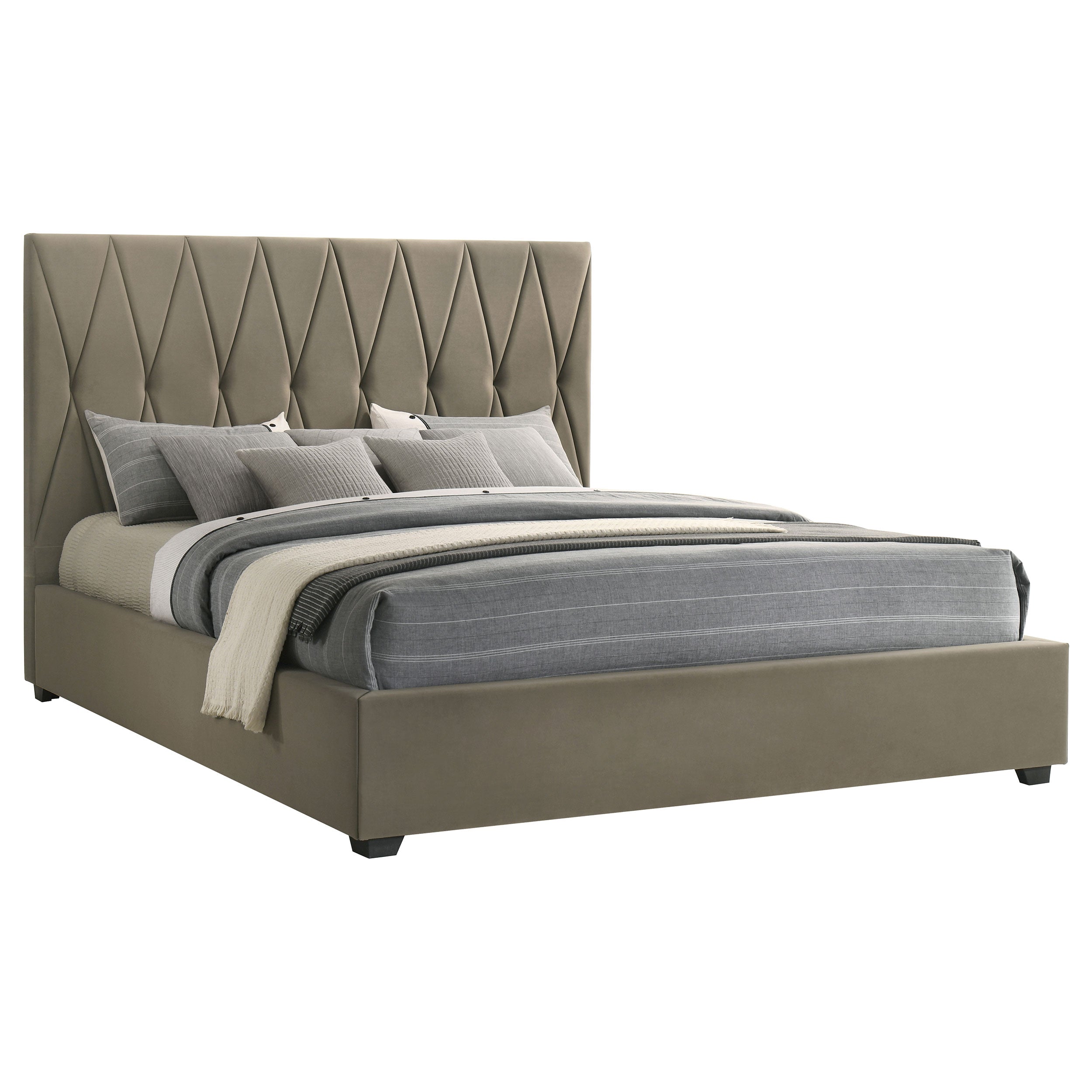 Delsea Panel Platform Bed - Romeo & Juliet Furniture (Warren,MI)