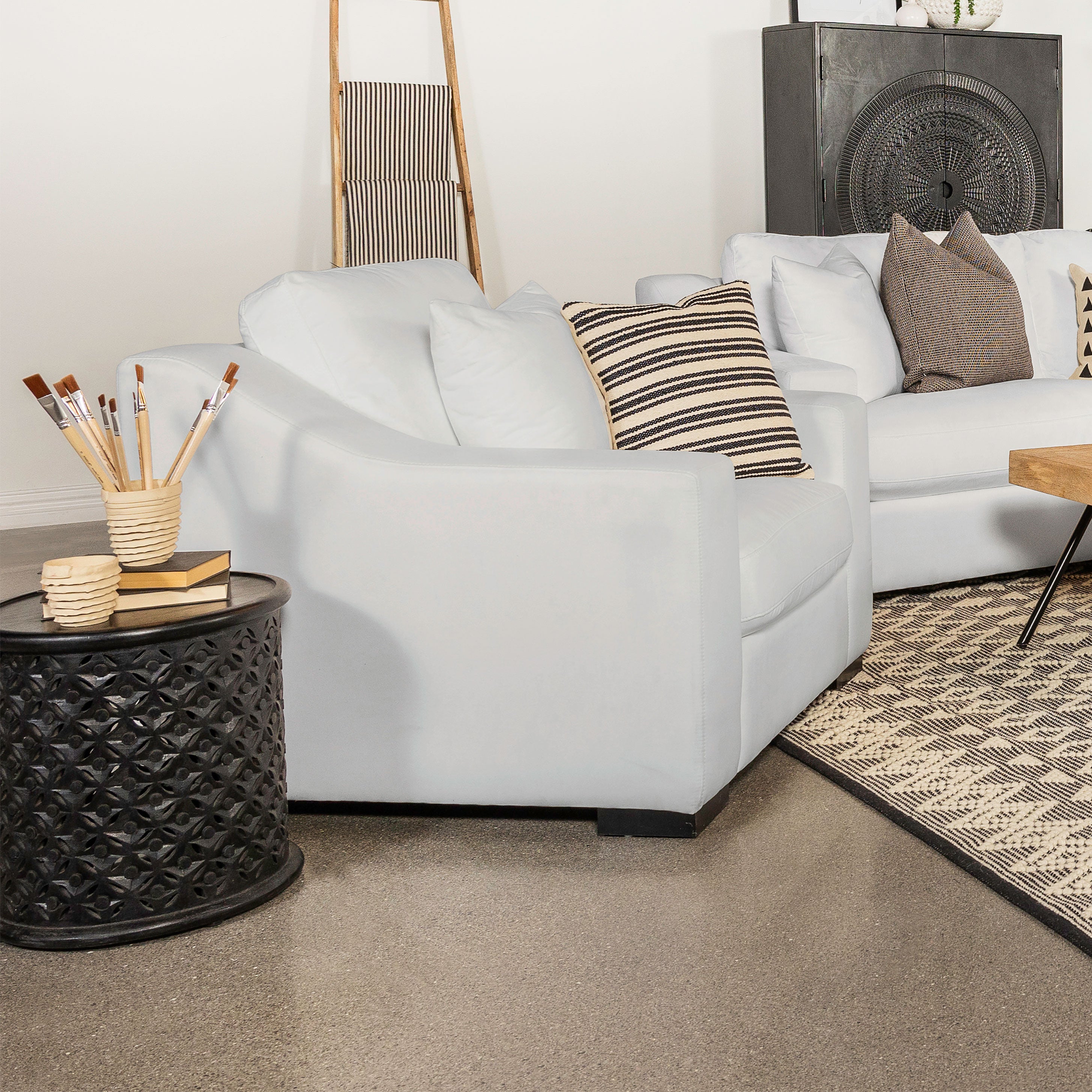 Ashlyn Accent Chair - Romeo & Juliet Furniture (Warren,MI)