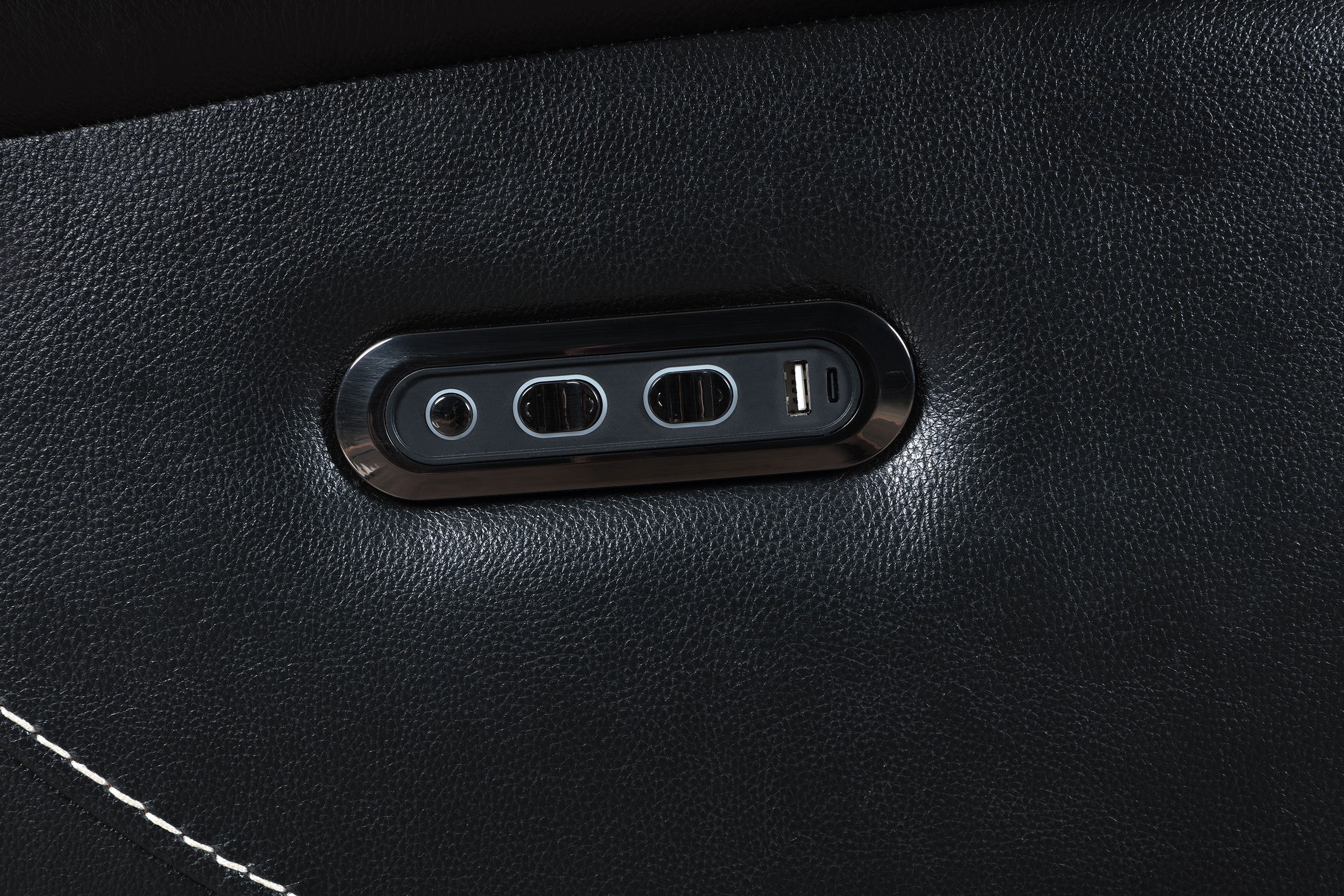 Hewitt Power Recliner - Romeo & Juliet Furniture (Warren,MI)