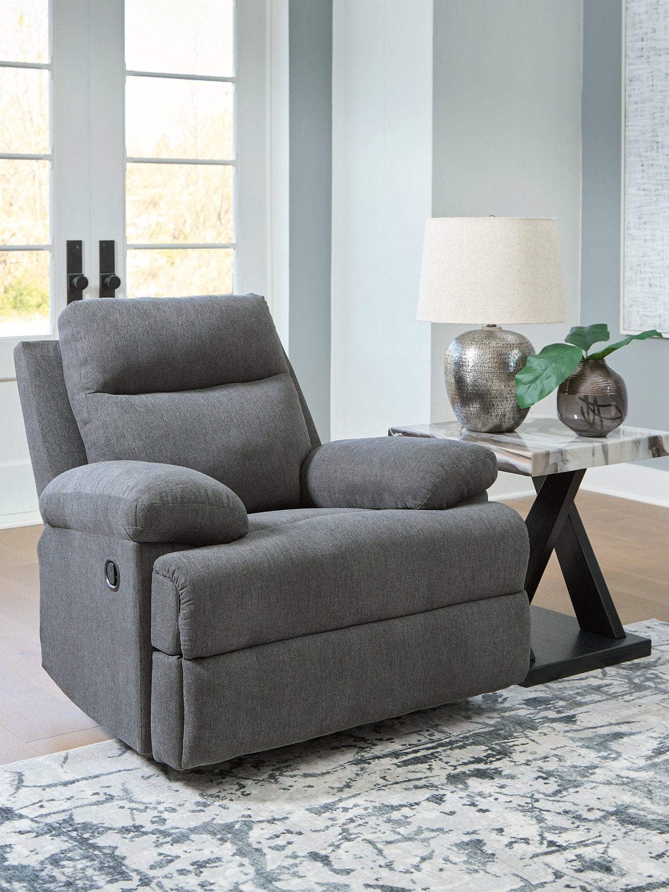 Side-Swipe Recliner - Romeo & Juliet Furniture (Warren,MI)