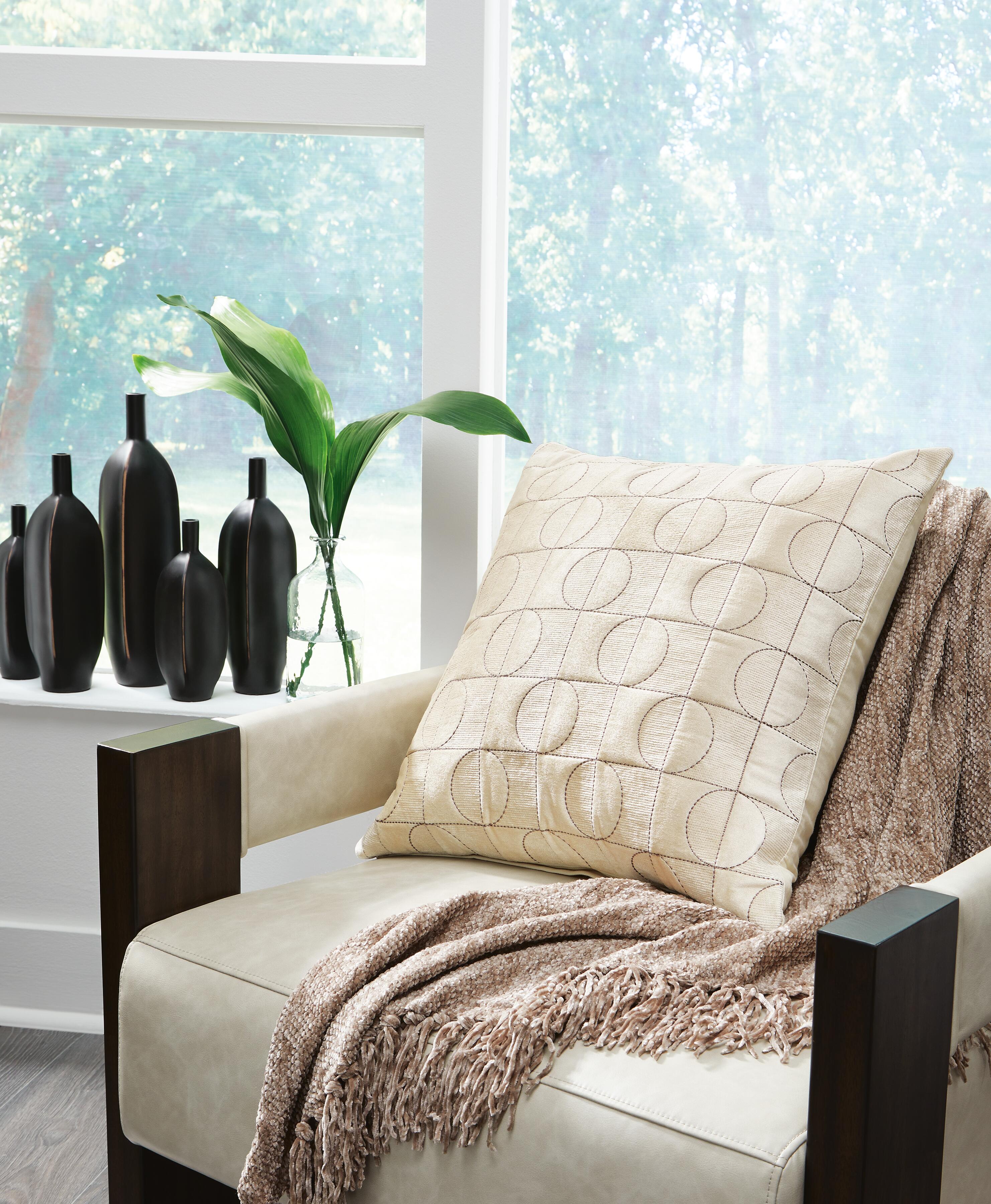 Kydner Pillow (Set of 4) - Romeo & Juliet Furniture (Warren,MI)