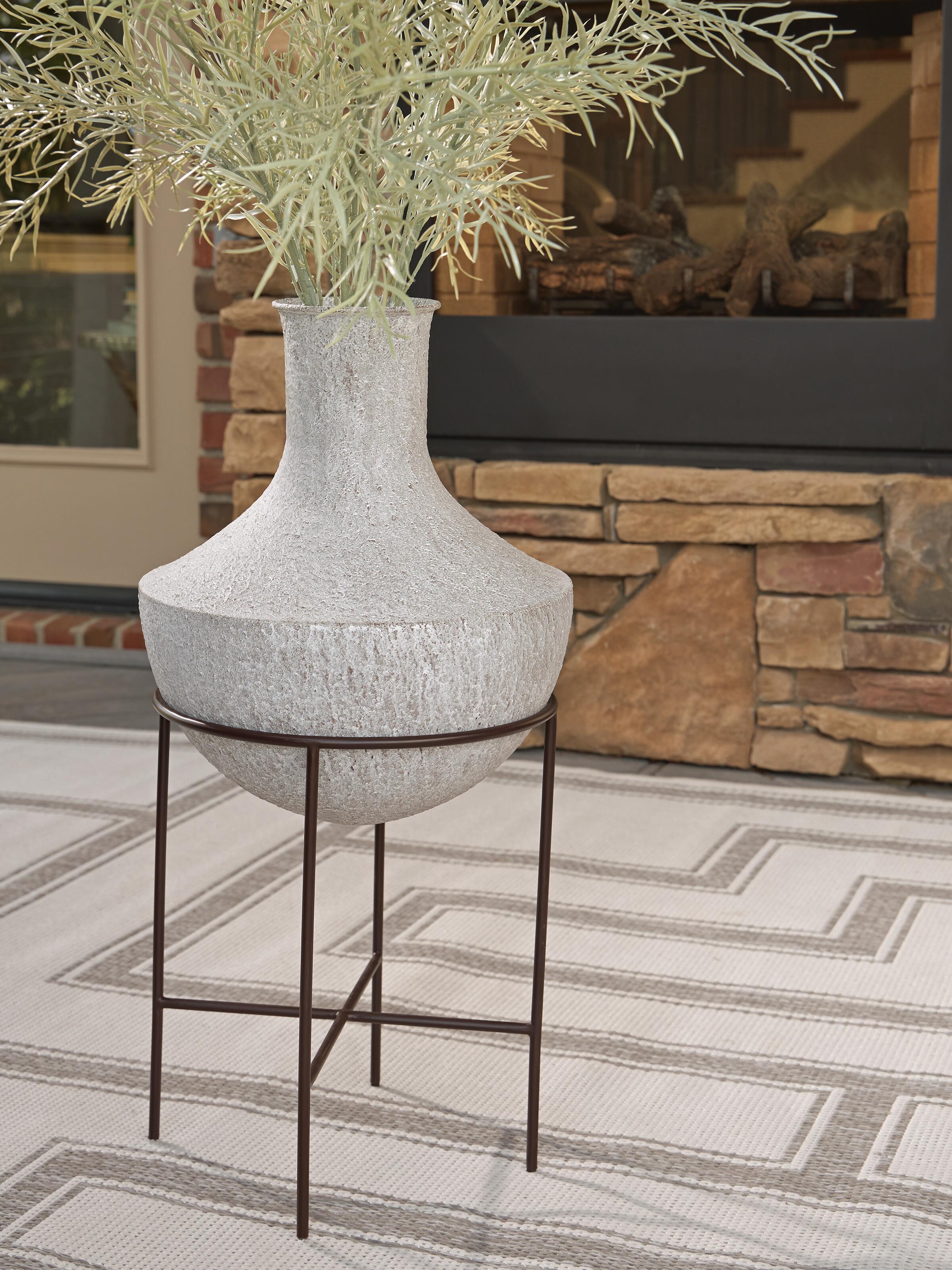Estonbank Vase - Romeo & Juliet Furniture (Warren,MI)