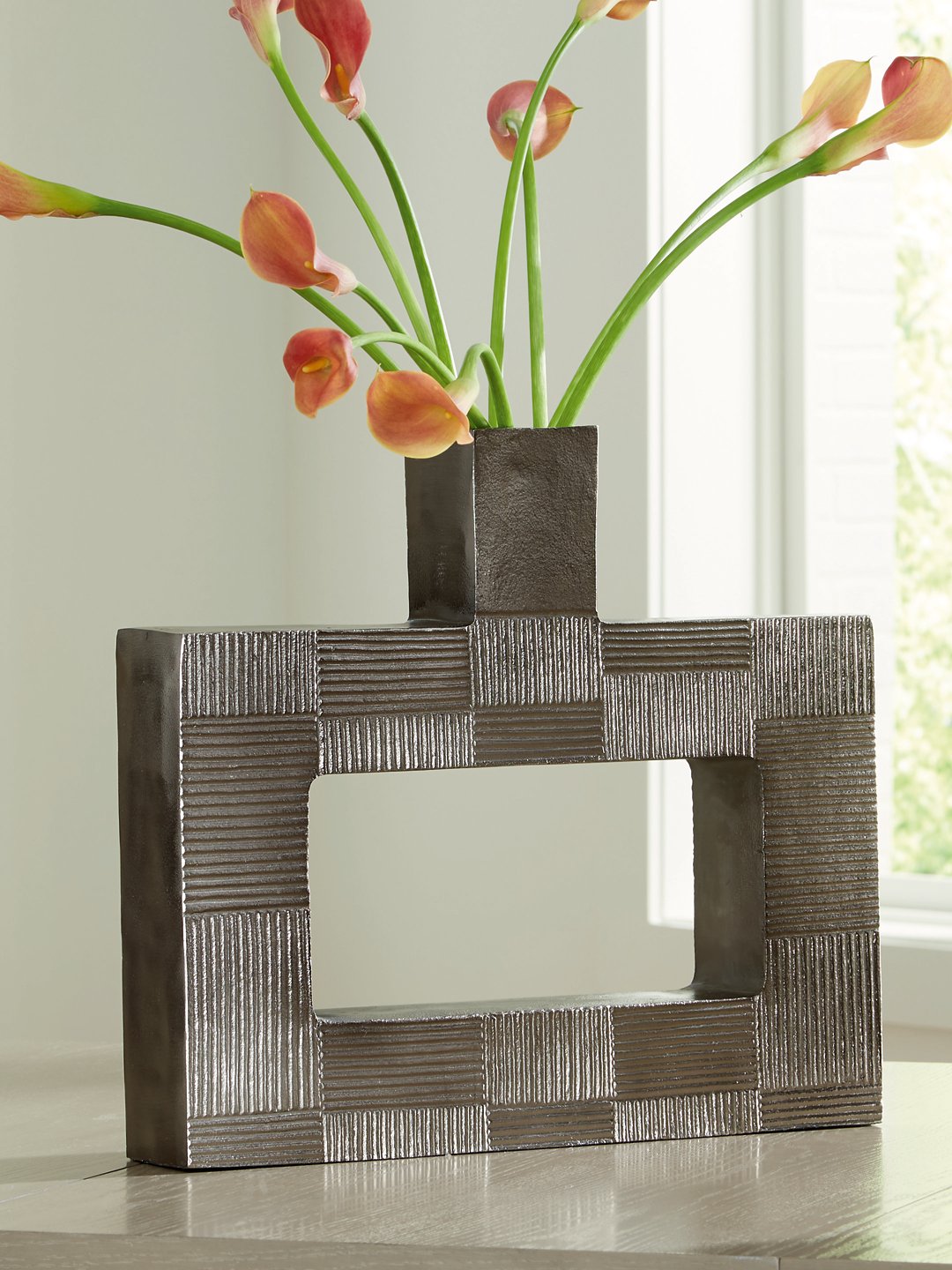 Wrengrove Vase - Romeo & Juliet Furniture (Warren,MI)