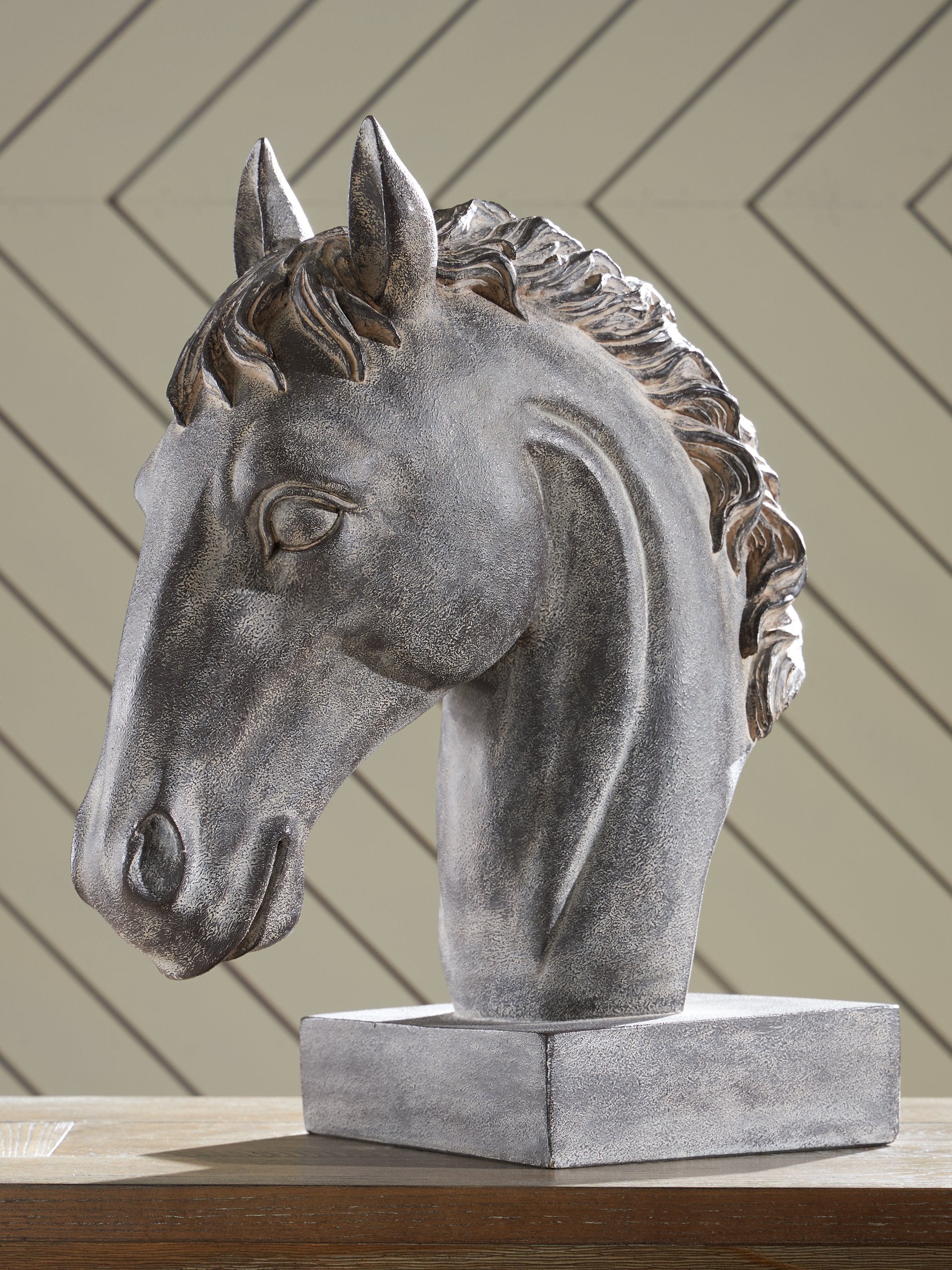 Carnlow Sculpture - Romeo & Juliet Furniture (Warren,MI)