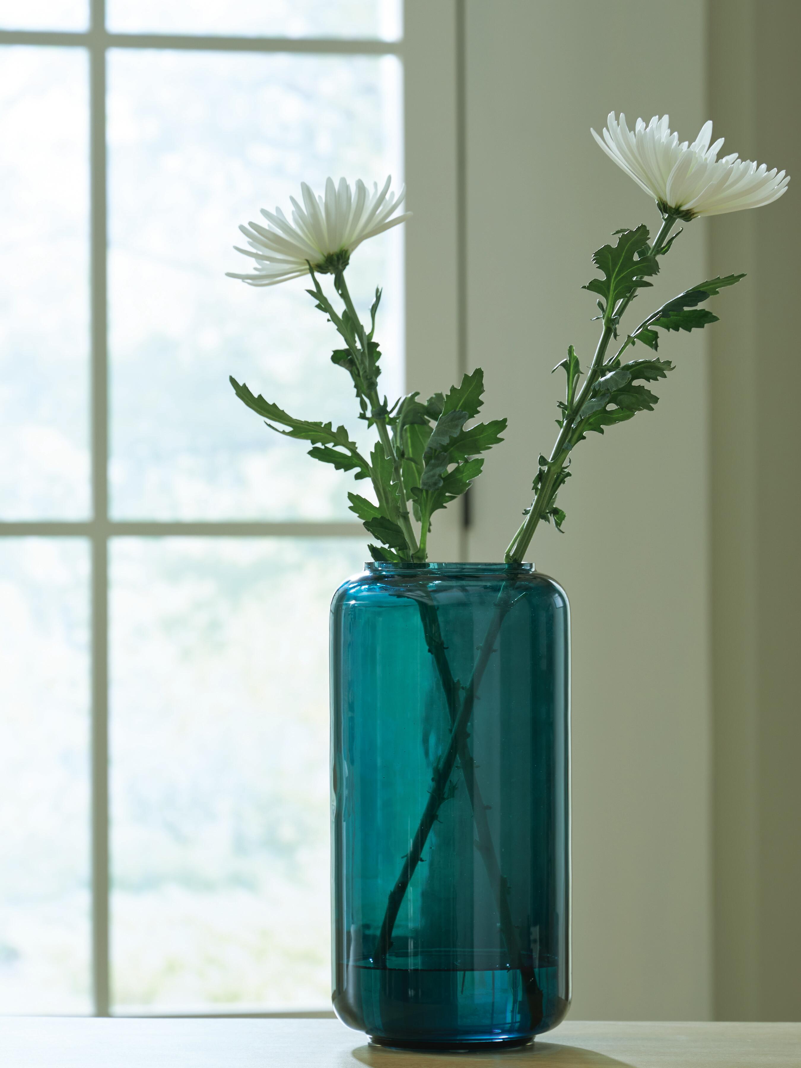 Inisland Vase - Romeo & Juliet Furniture (Warren,MI)