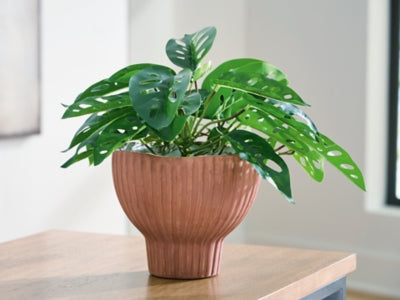 Orban Vase - Romeo & Juliet Furniture (Warren,MI)
