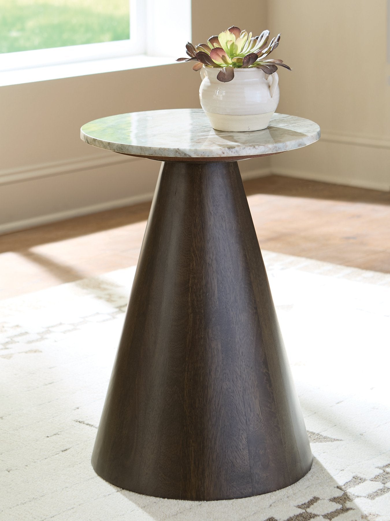 Waltnor Accent Table - Romeo & Juliet Furniture (Warren,MI)