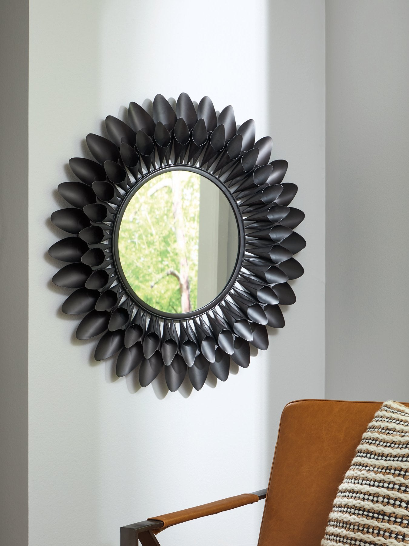 Ryenmour Accent Mirror - Romeo & Juliet Furniture (Warren,MI)