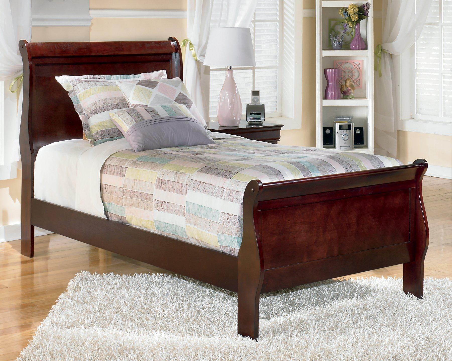 Alisdair Bedroom Set - Romeo & Juliet Furniture (Warren,MI)