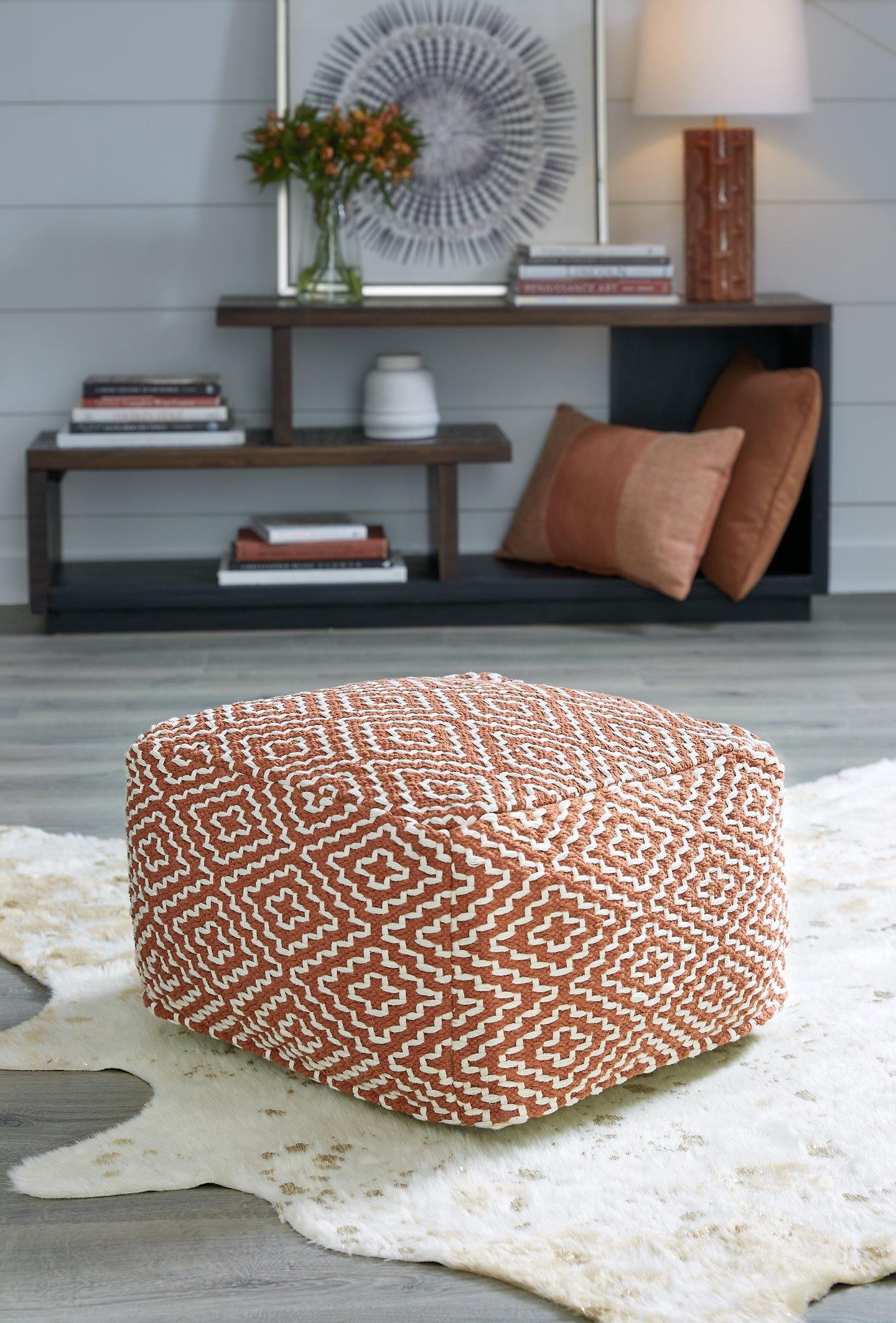 Brynnsen Pouf - Romeo & Juliet Furniture (Warren,MI)