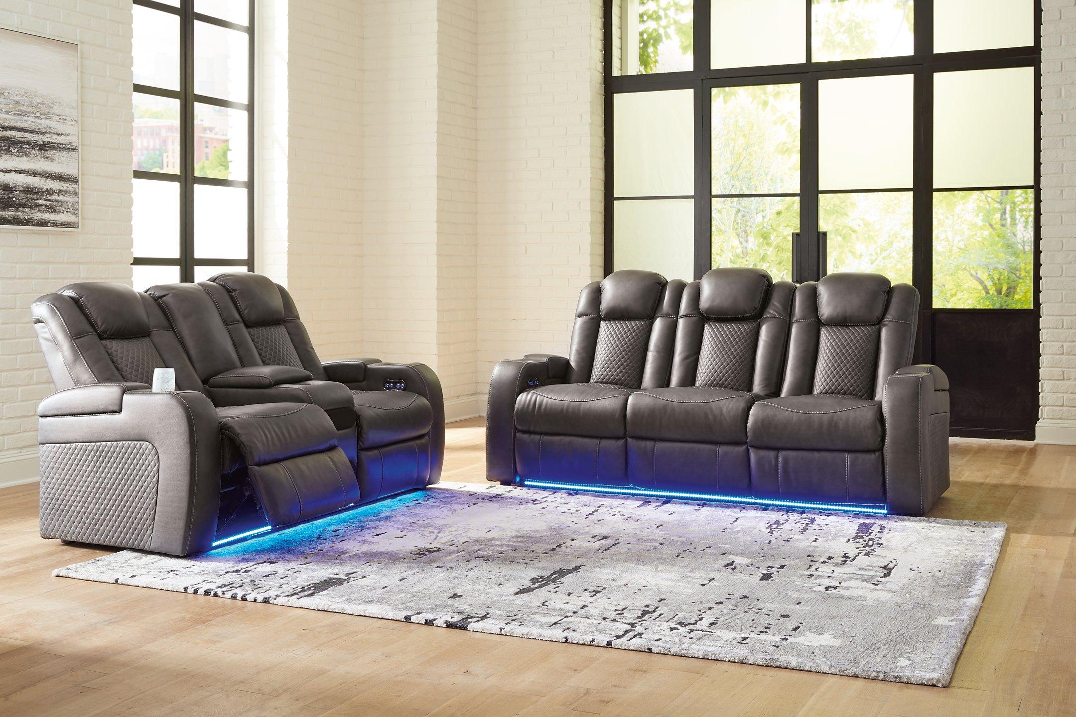 Fyne-Dyme Living Room Set - Romeo & Juliet Furniture (Warren,MI)