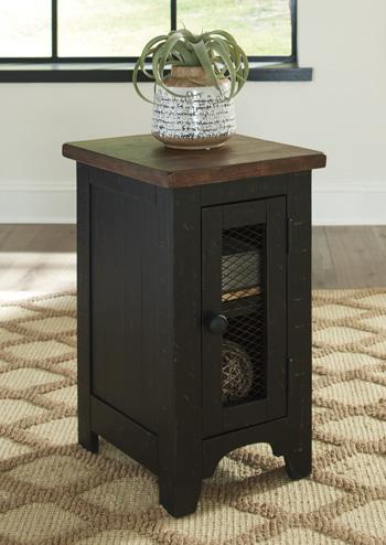 Valebeck End Table Set - Romeo & Juliet Furniture (Warren,MI)
