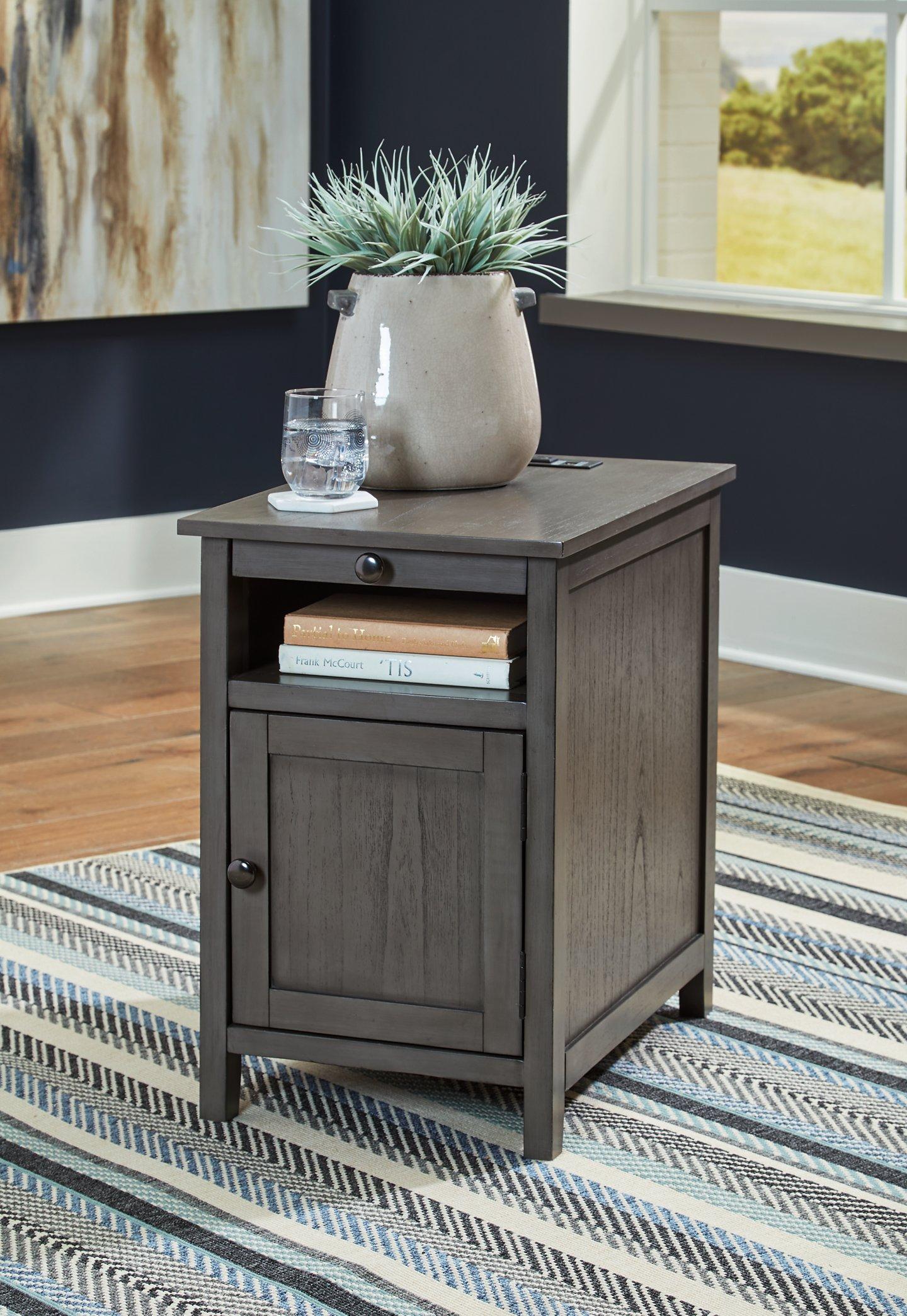 Treytown Chairside End Table - Romeo & Juliet Furniture (Warren,MI)