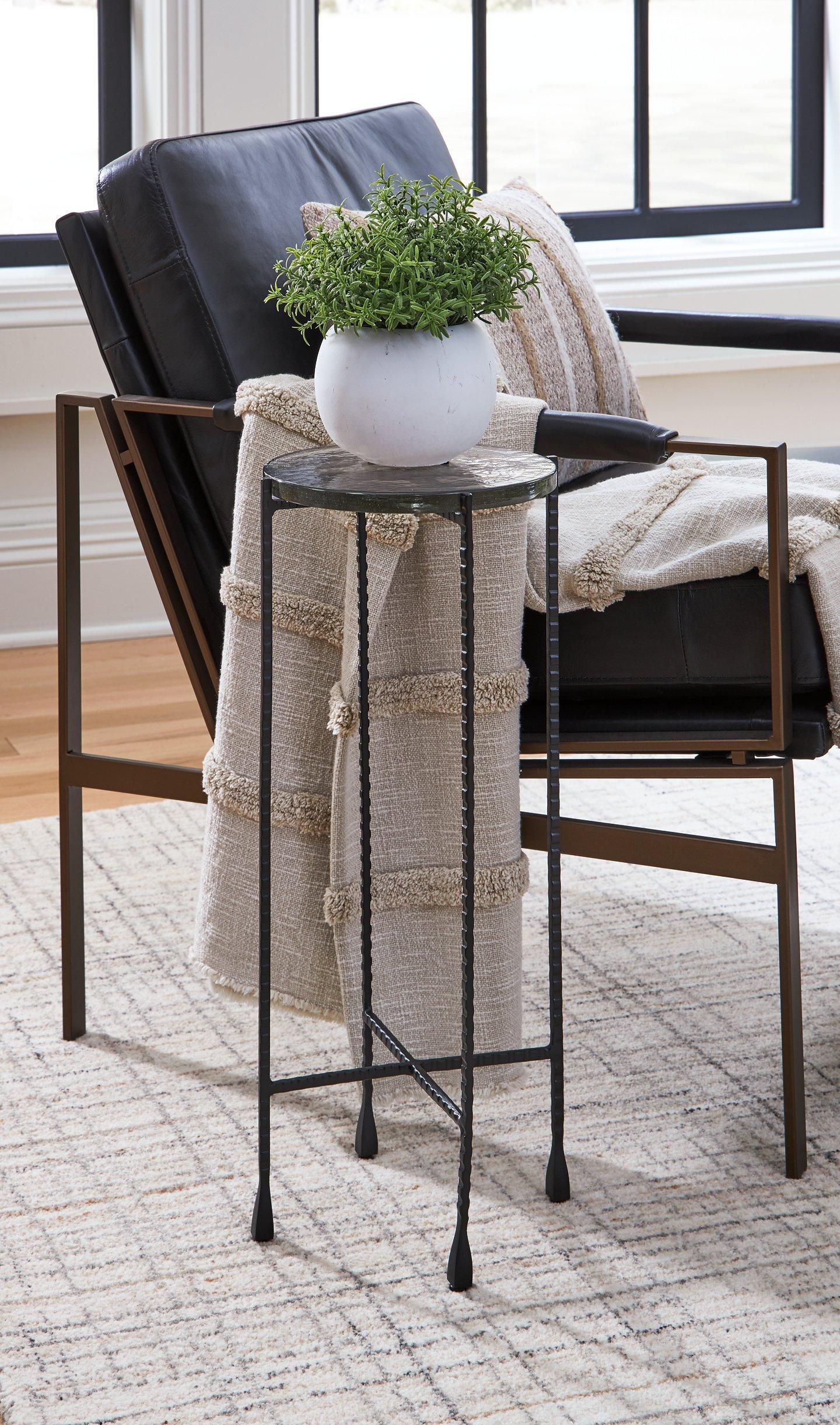 Newgoren Accent Table - Romeo & Juliet Furniture (Warren,MI)