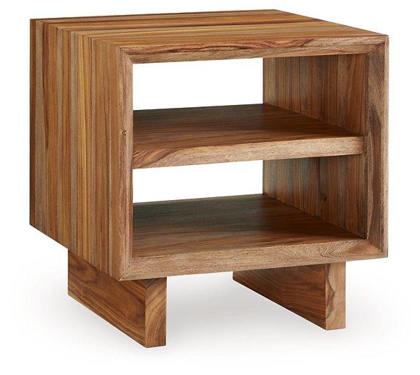 Dressonni End Table - Romeo & Juliet Furniture (Warren,MI)