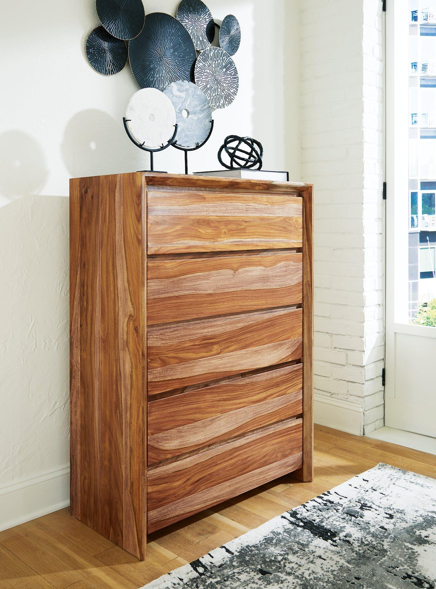 Dressonni Chest of Drawers - Romeo & Juliet Furniture (Warren,MI)