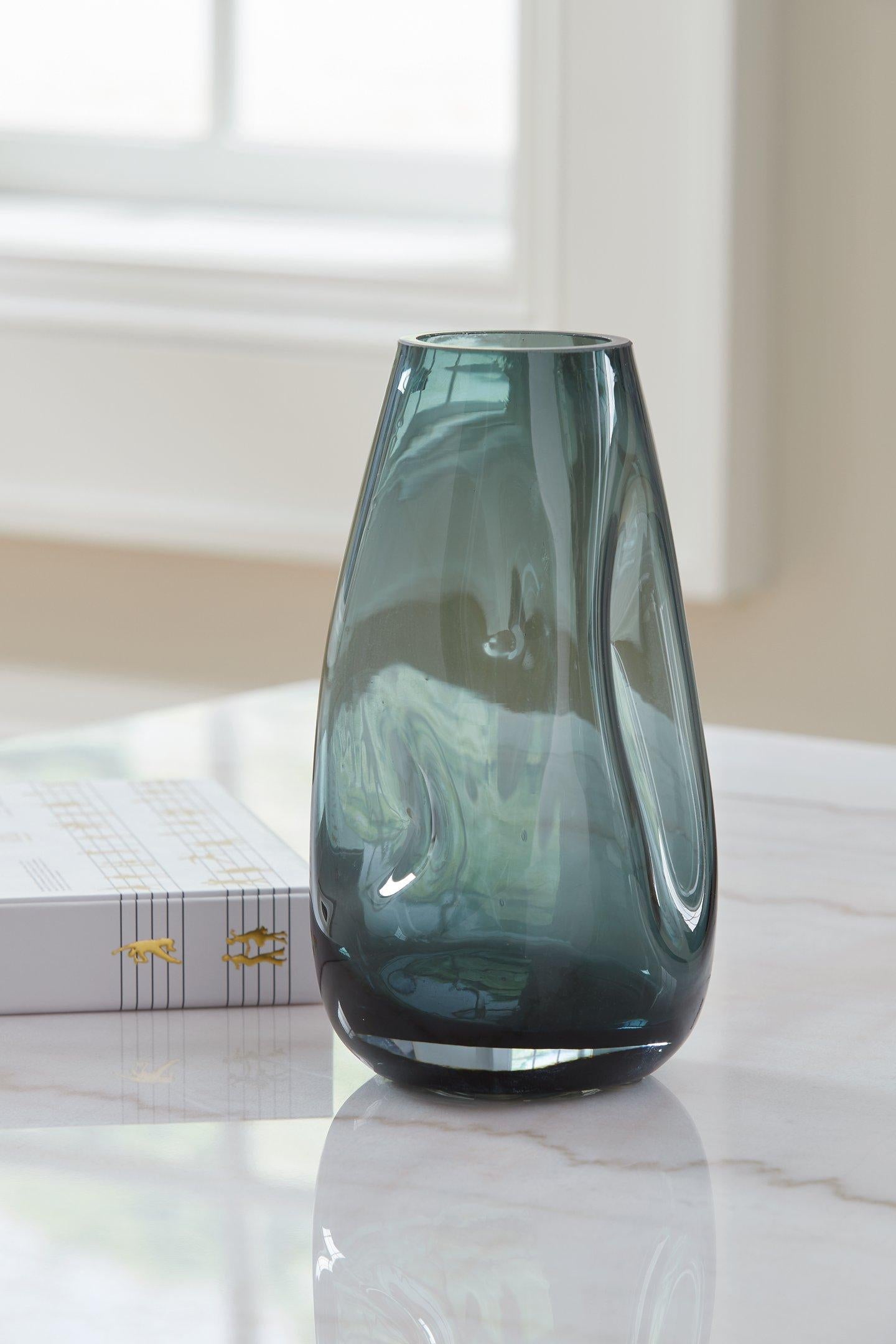 Beamund Vase - Romeo & Juliet Furniture (Warren,MI)