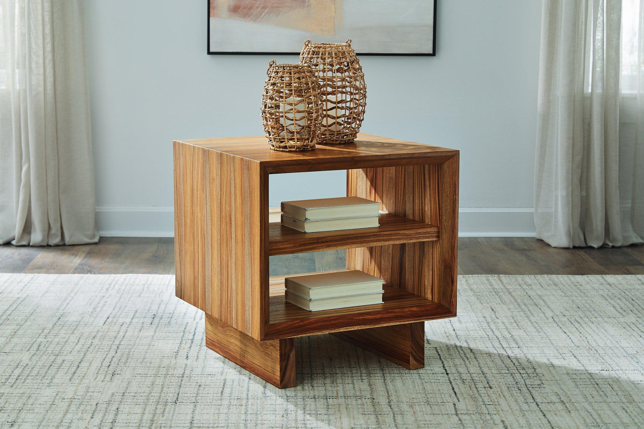 Dressonni End Table - Romeo & Juliet Furniture (Warren,MI)