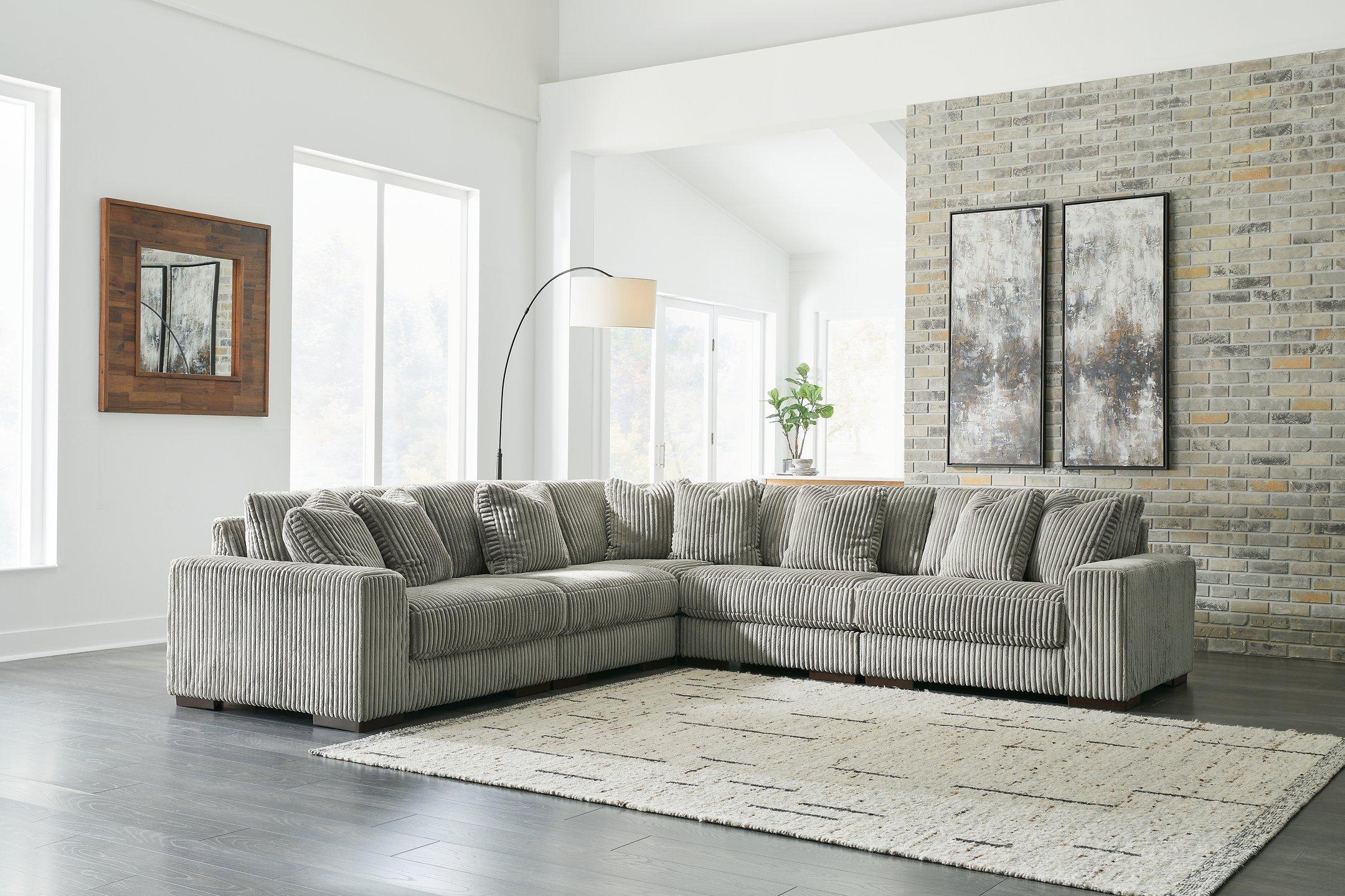 Lindyn Sectional - Romeo & Juliet Furniture (Warren,MI)