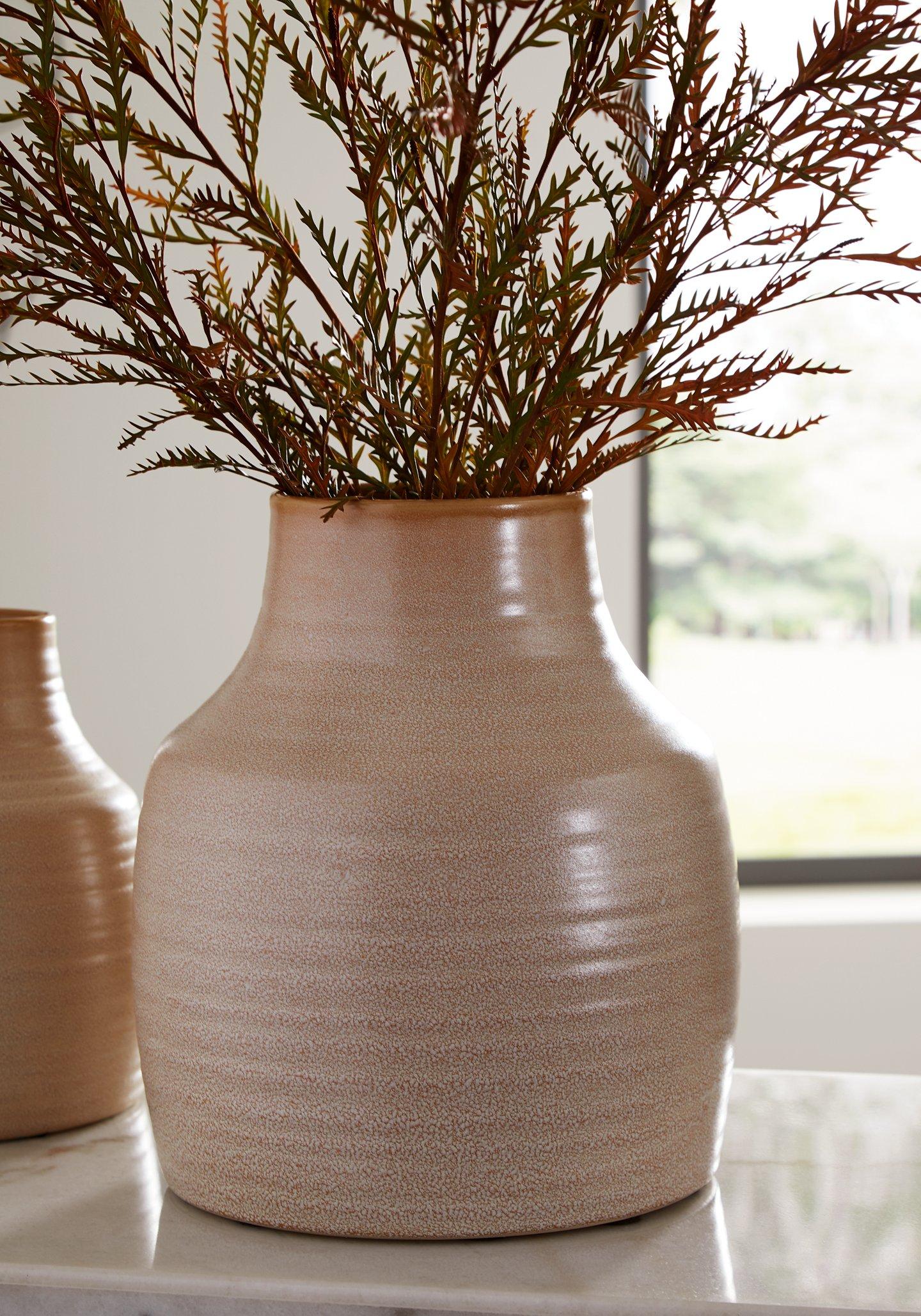 Millcott Vase - Romeo & Juliet Furniture (Warren,MI)