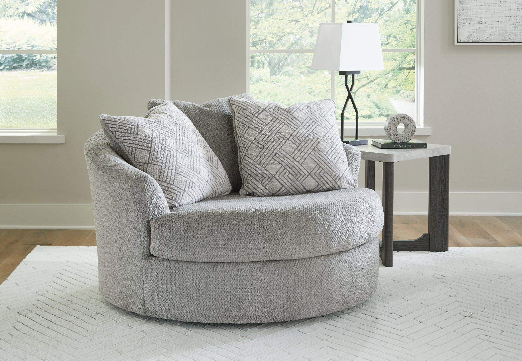 Casselbury Oversized Swivel Accent Chair - Romeo & Juliet Furniture (Warren,MI)