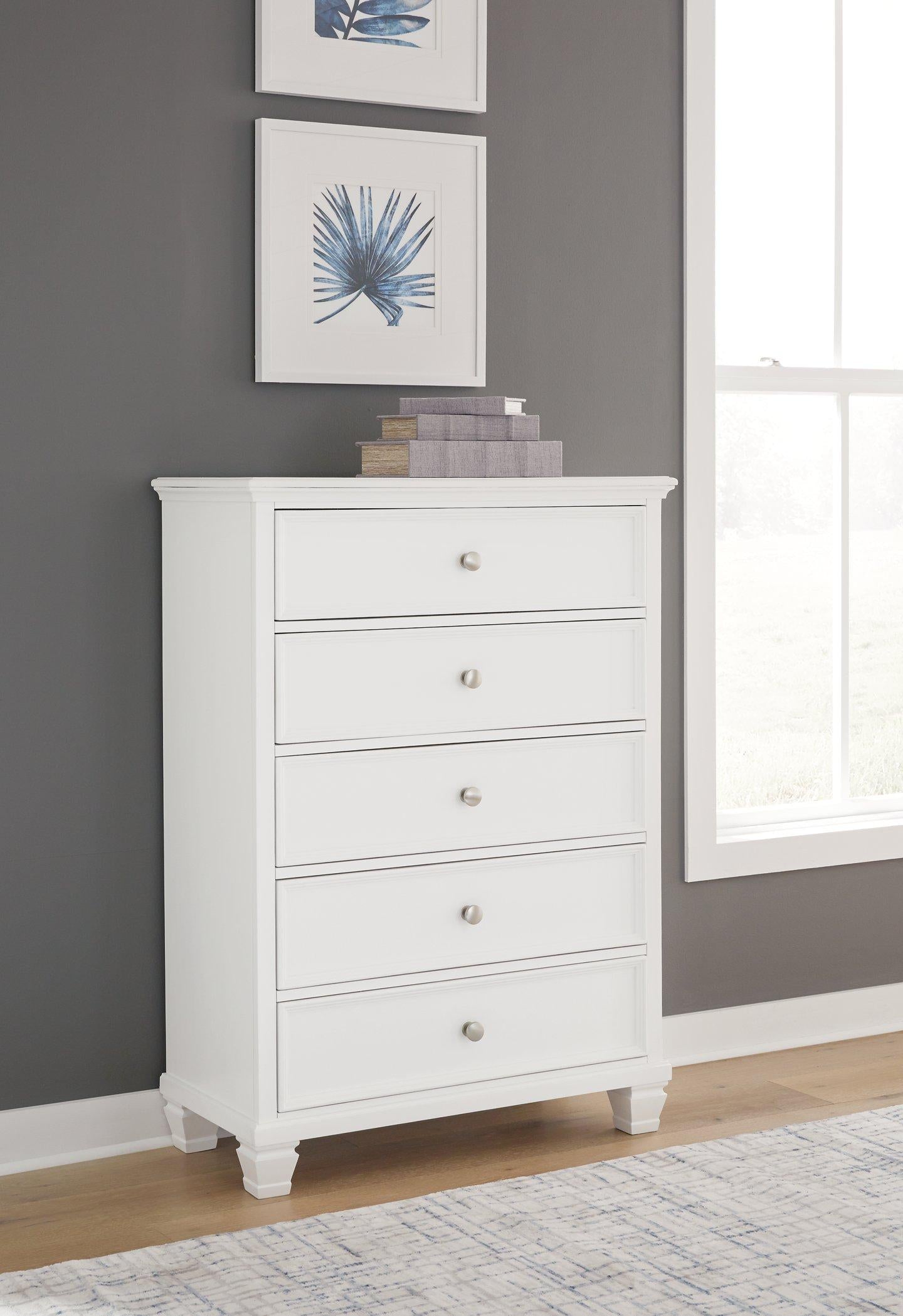 Fortman Chest of Drawers - Romeo & Juliet Furniture (Warren,MI)