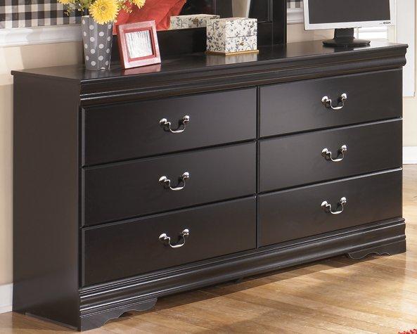 Huey Vineyard Dresser - Romeo & Juliet Furniture (Warren,MI)