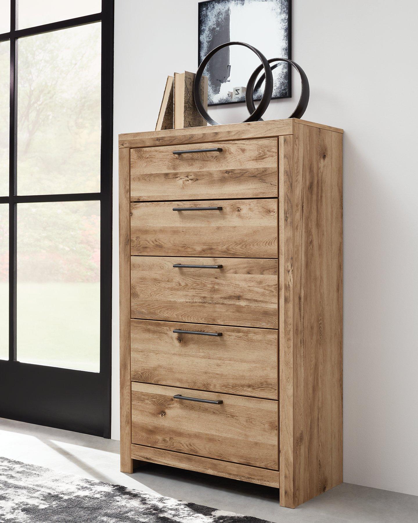 Hyanna Chest of Drawers - Romeo & Juliet Furniture (Warren,MI)