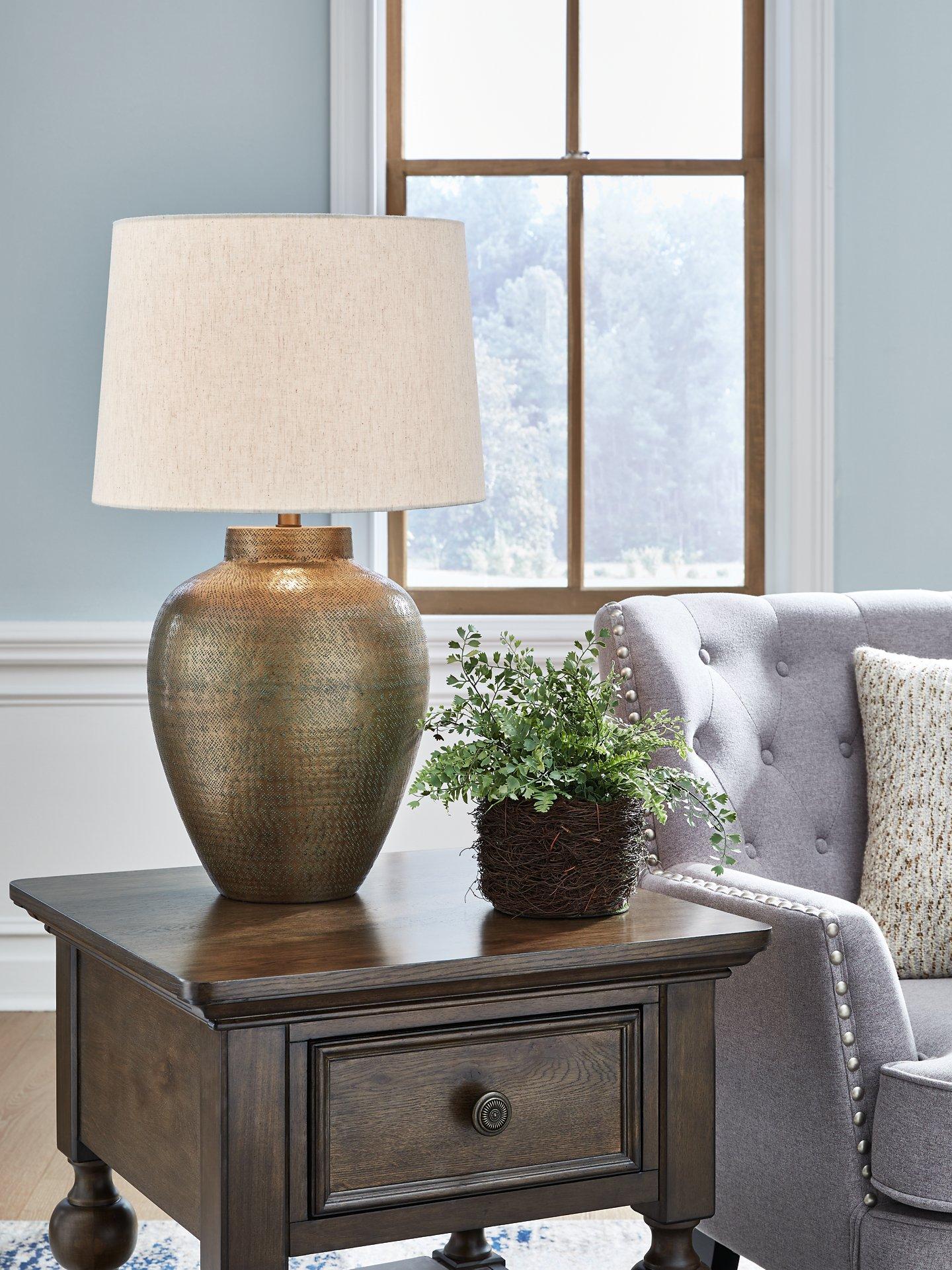 Madney Lamp Set - Romeo & Juliet Furniture (Warren,MI)