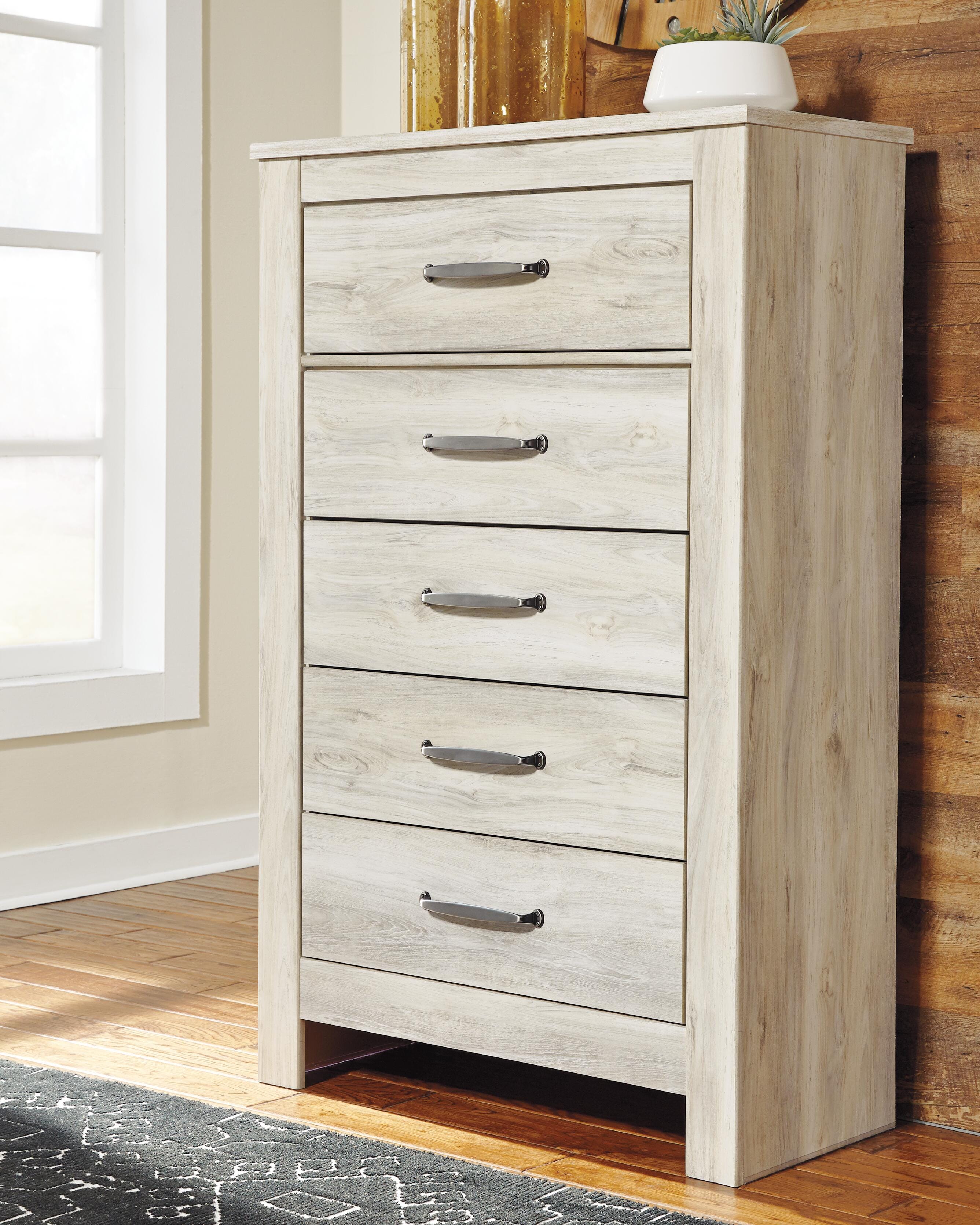Bellaby Chest of Drawers - Romeo & Juliet Furniture (Warren,MI)