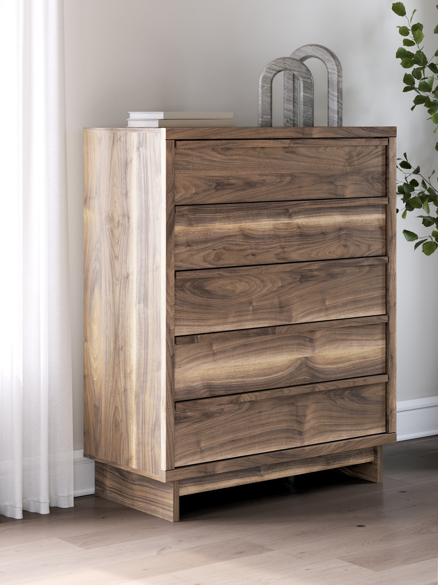 Chirason Wide Chest of Drawers - Romeo & Juliet Furniture (Warren,MI)