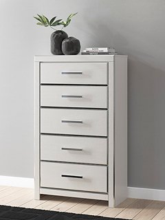 Zuraleus Chest of Drawers - Romeo & Juliet Furniture (Warren,MI)
