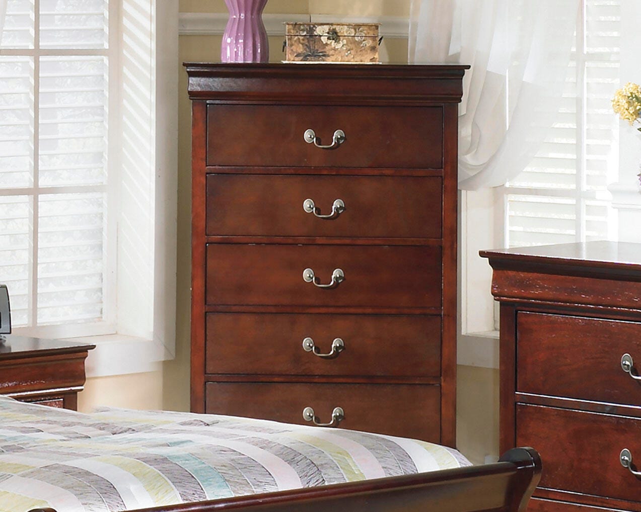 Alisdair Chest of Drawers - Romeo & Juliet Furniture (Warren,MI)