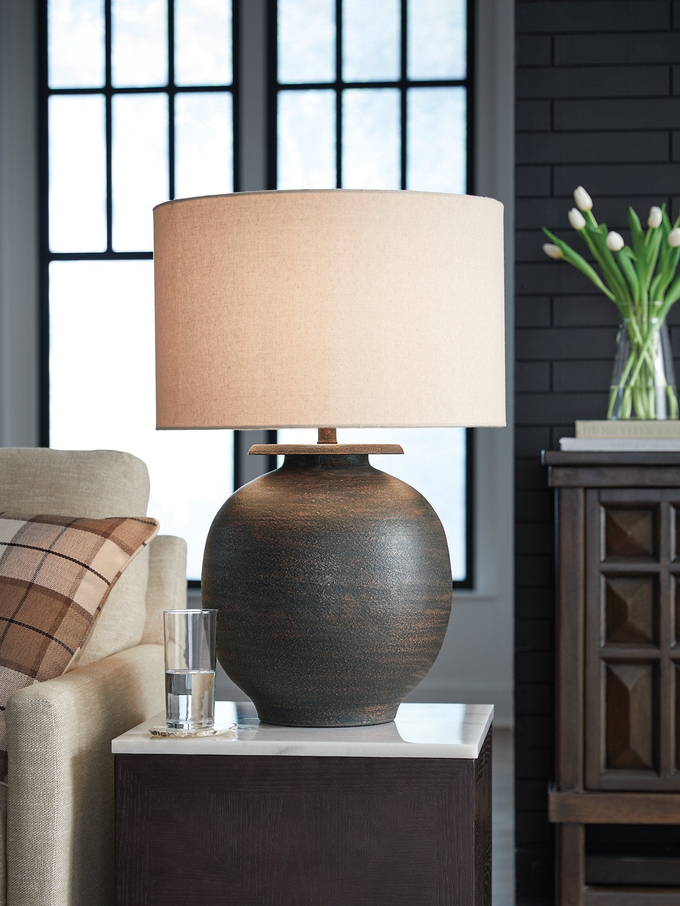 Carlenbury Table Lamp - Romeo & Juliet Furniture (Warren,MI)