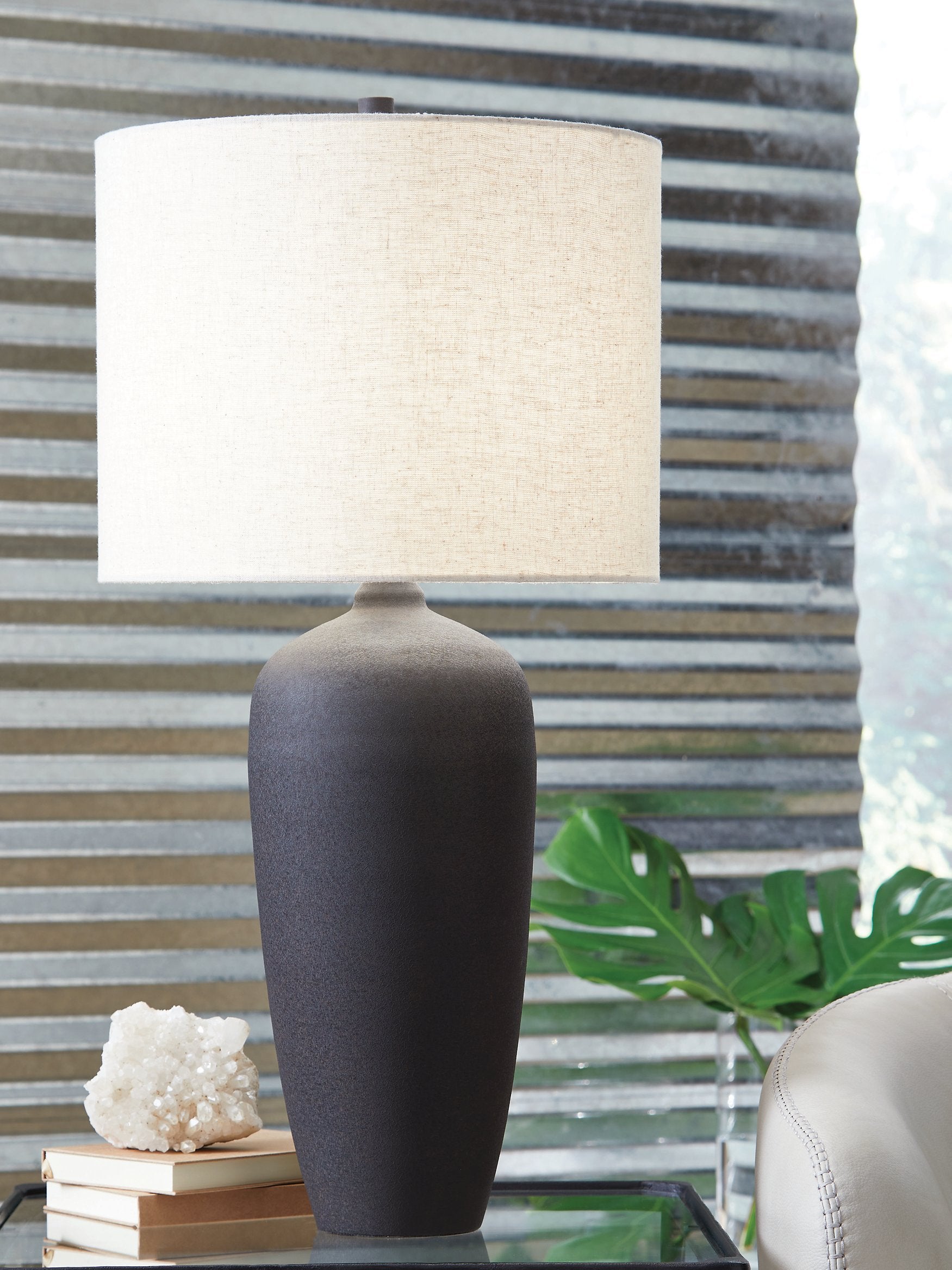 Ryenburg Table Lamp - Romeo & Juliet Furniture (Warren,MI)