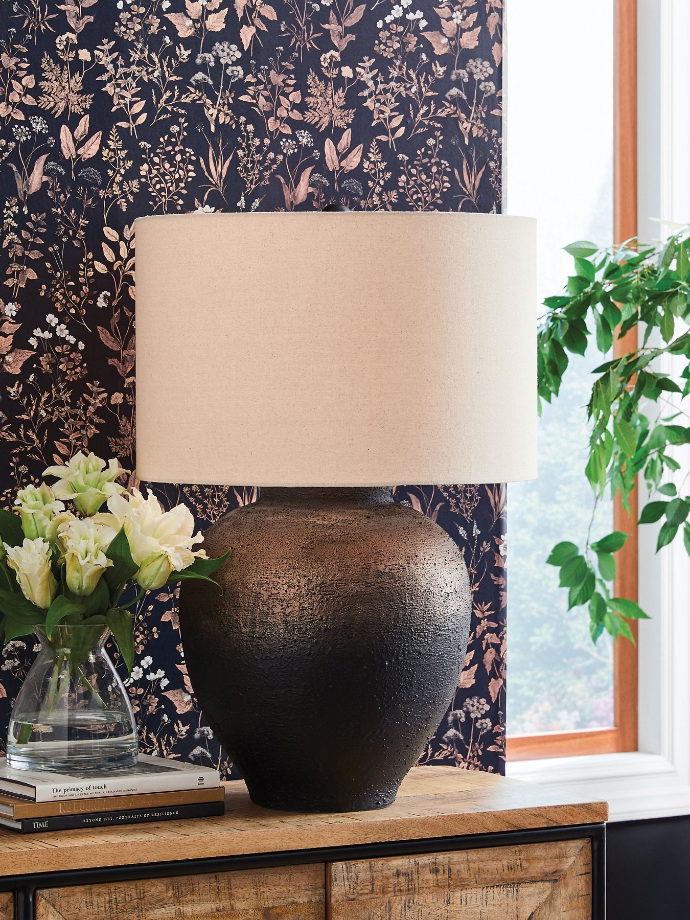 Newgerhard Table Lamp - Romeo & Juliet Furniture (Warren,MI)