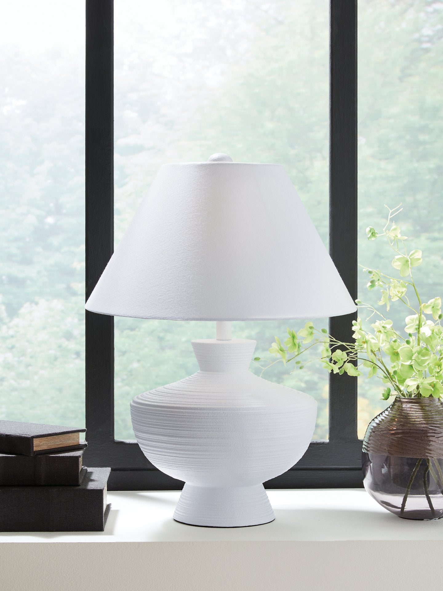 Harelwood Table Lamp - Romeo & Juliet Furniture (Warren,MI)