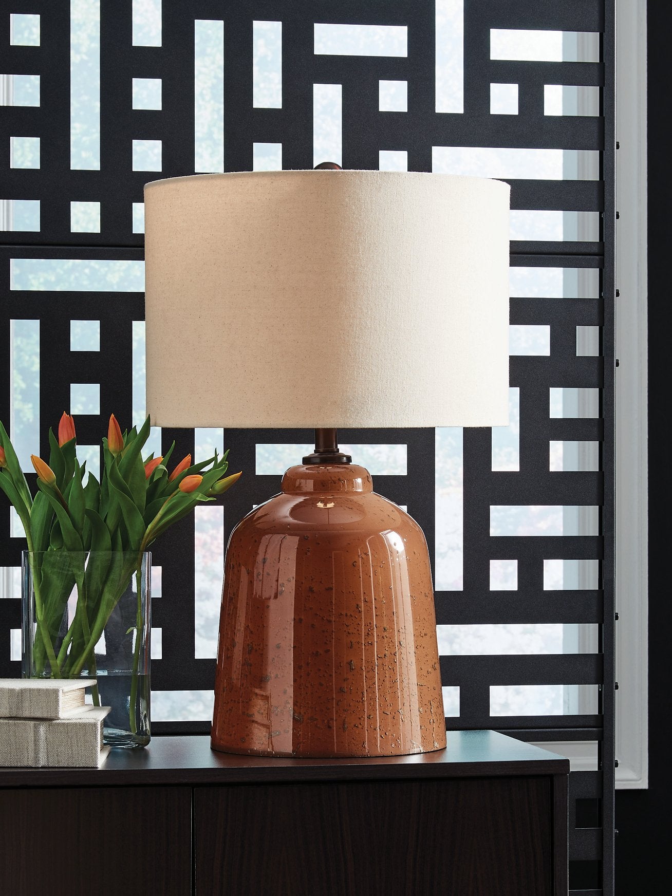 Aaleahya Table Lamp - Romeo & Juliet Furniture (Warren,MI)
