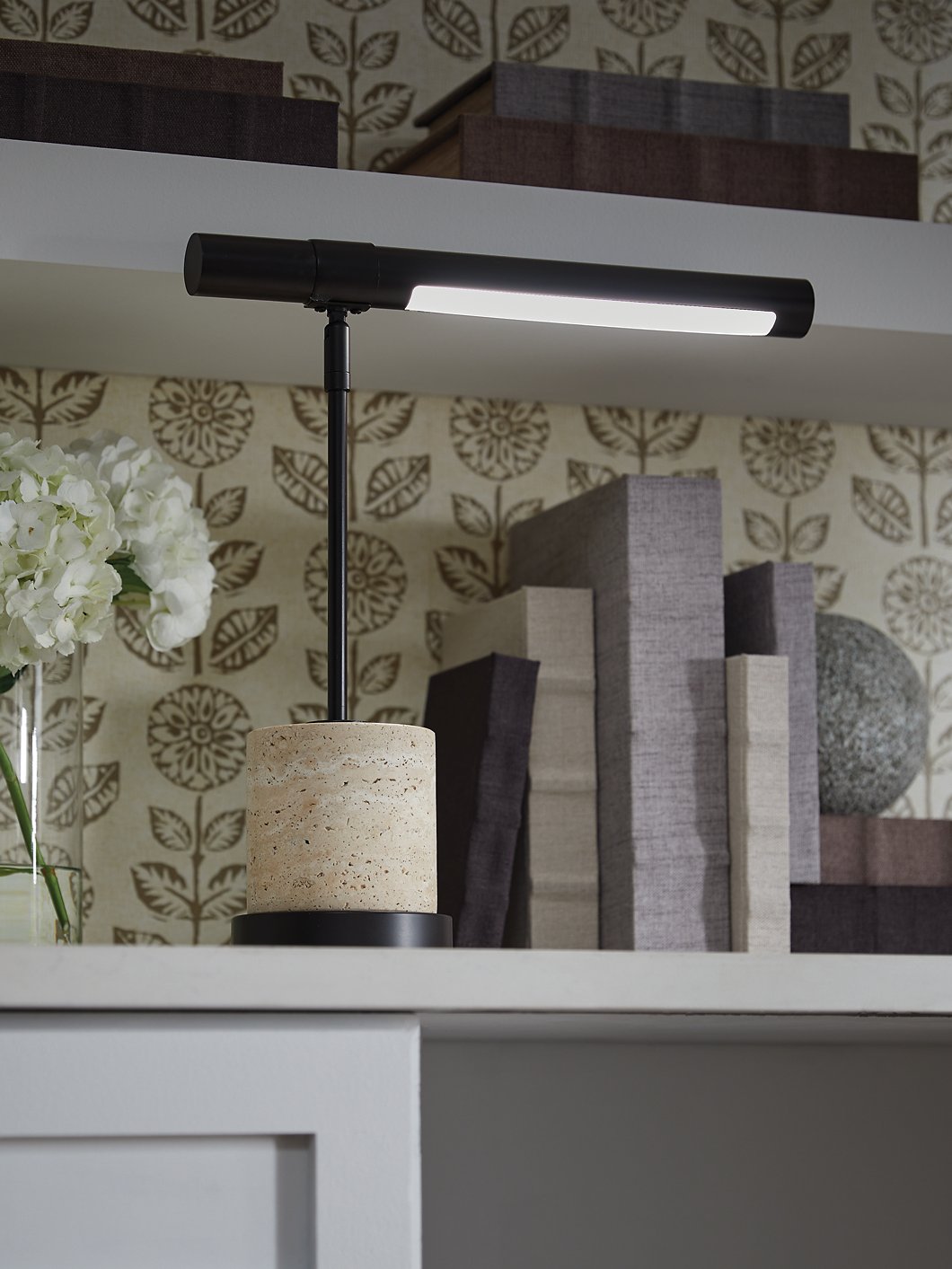 Vinmour Desk Lamp - Romeo & Juliet Furniture (Warren,MI)