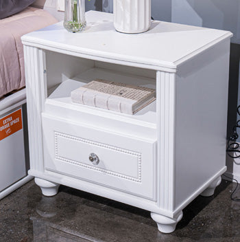 Kozlani Nightstand - Romeo & Juliet Furniture (Warren,MI)
