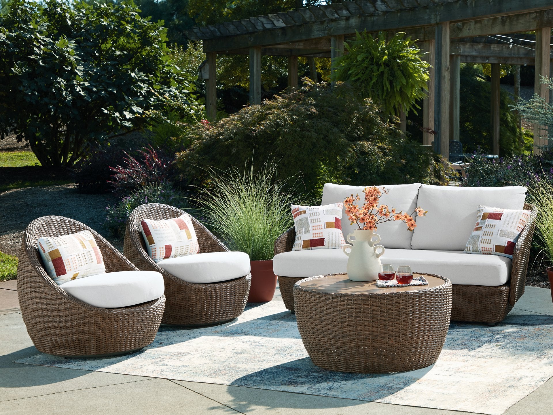 Double Point Outdoor Seating Set
